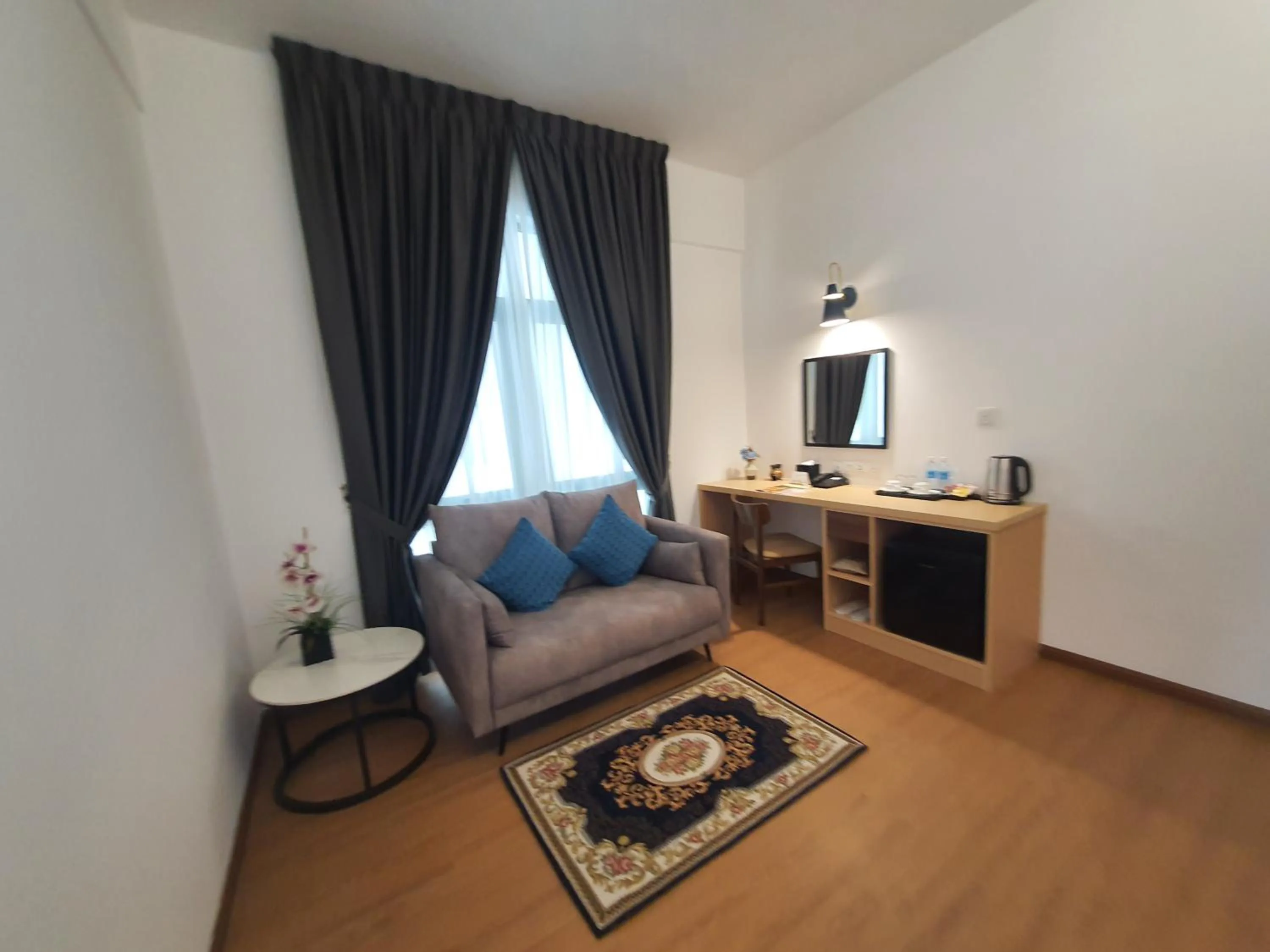 Guests in Swan Garden Resort Hotel