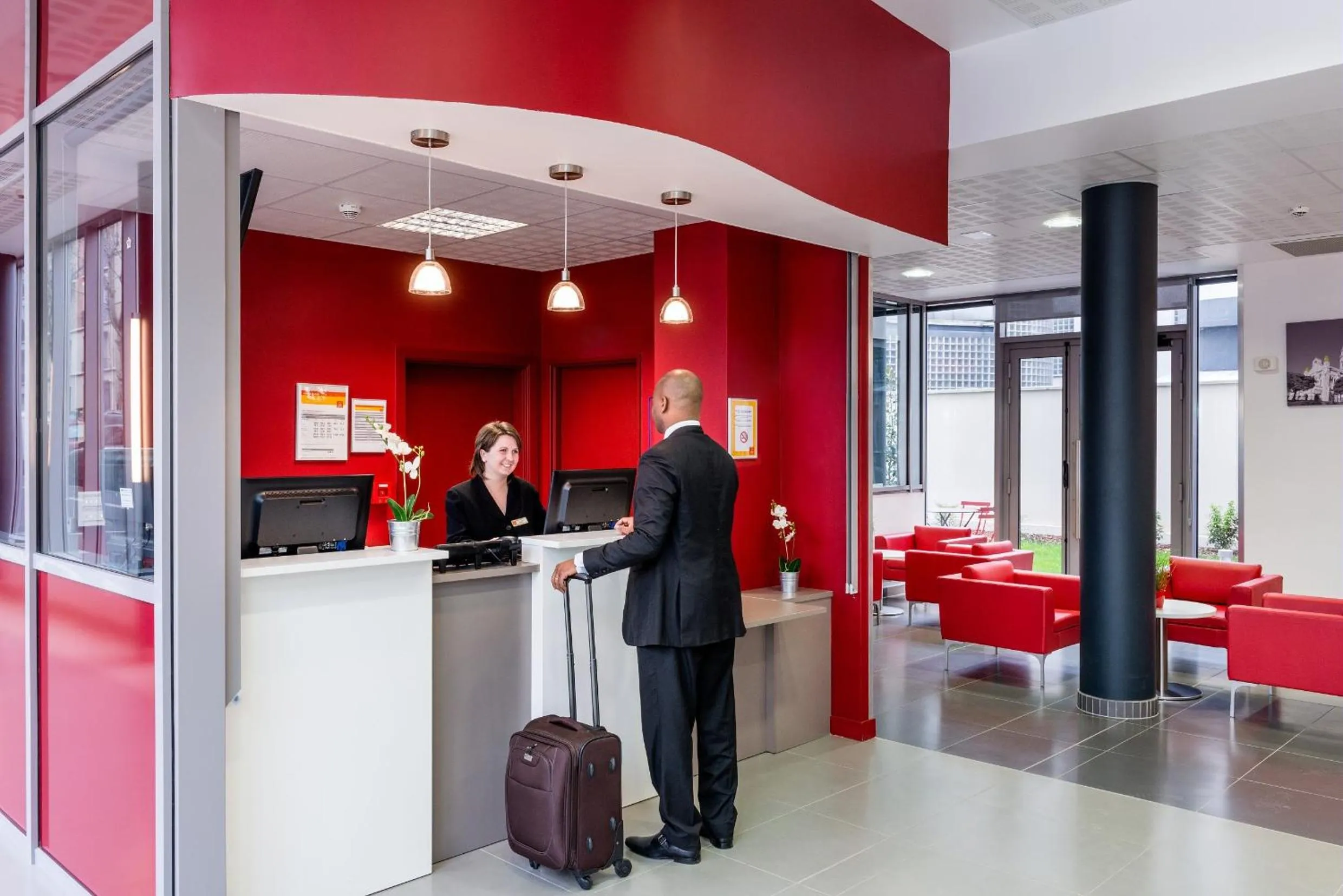 Lobby or reception in Aparthotel Adagio Access Paris Clichy
