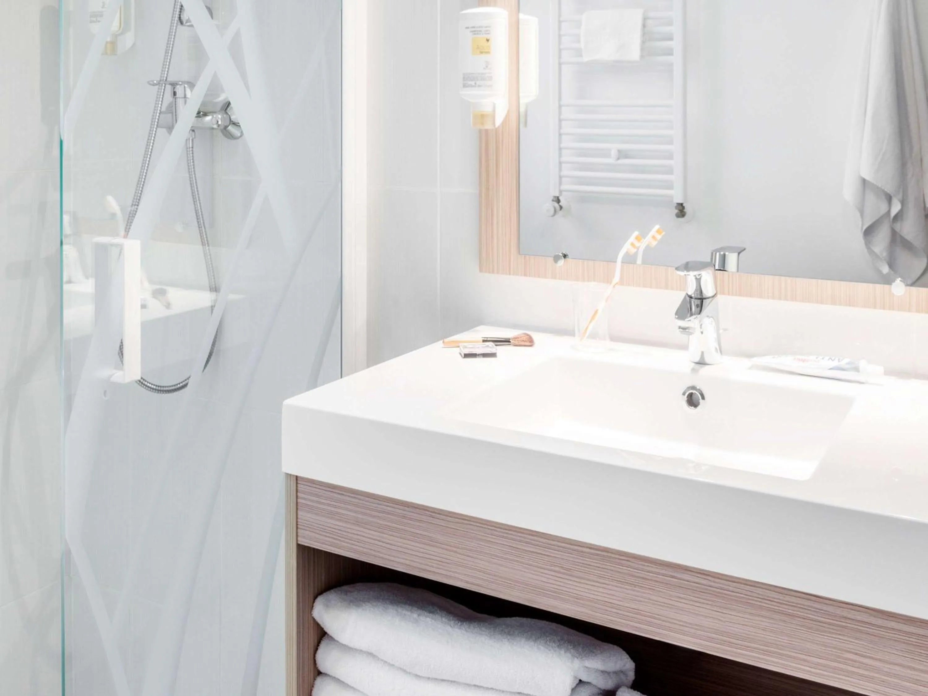 Photo of the whole room in Aparthotel Adagio Access Paris Clichy