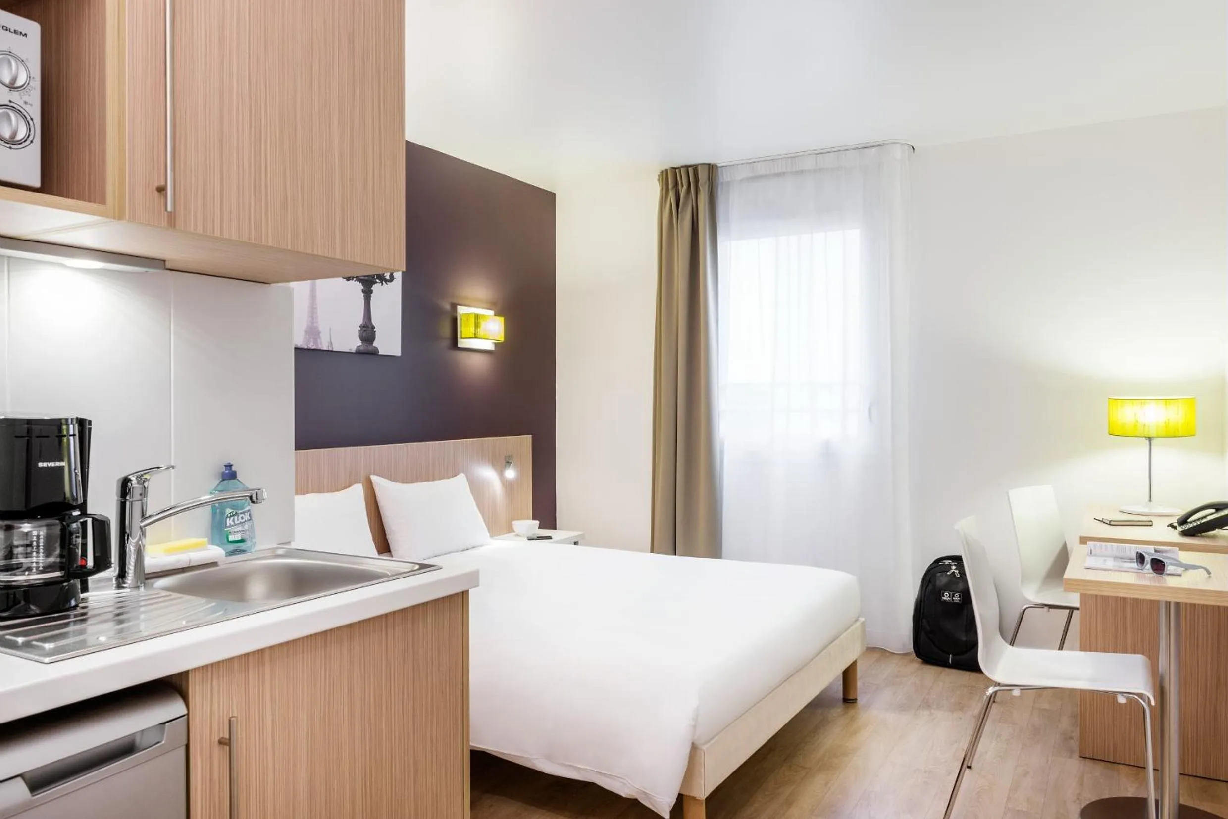 Bedroom, Bed in Aparthotel Adagio Access Paris Clichy