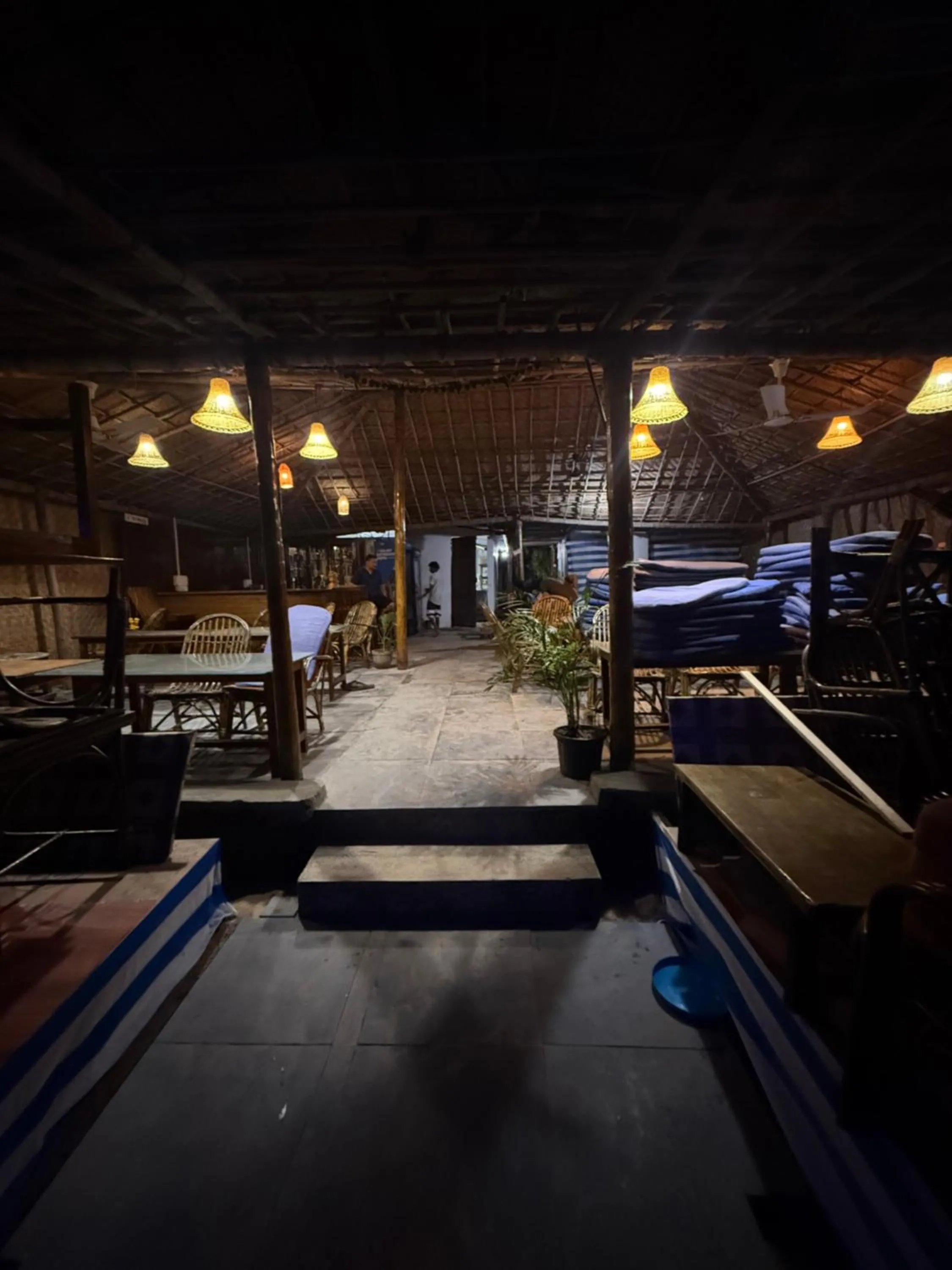 Hare's BAR AND RESTAURANT
