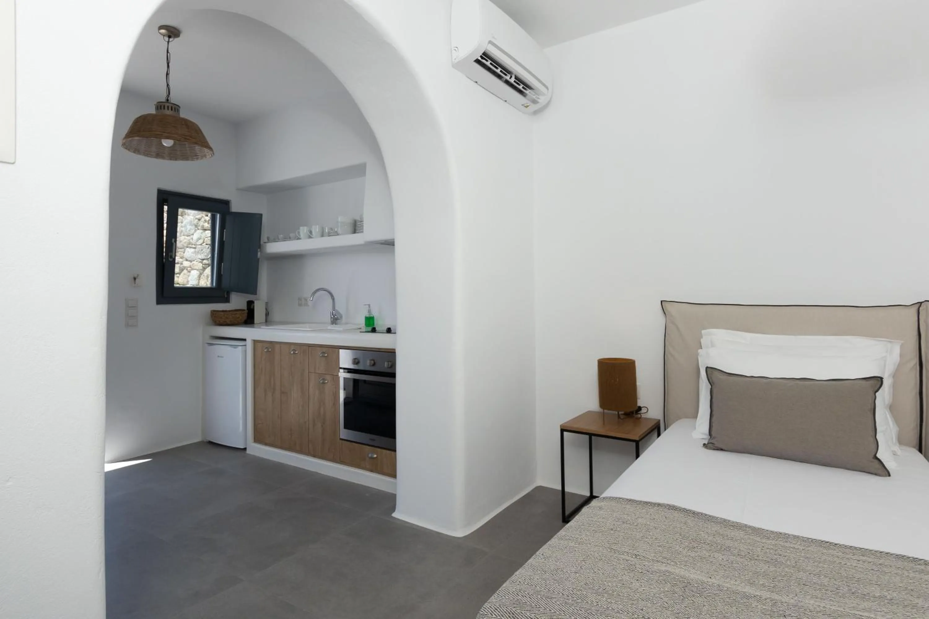 Kitchen or kitchenette, Bed in Archon Seaside Retreat