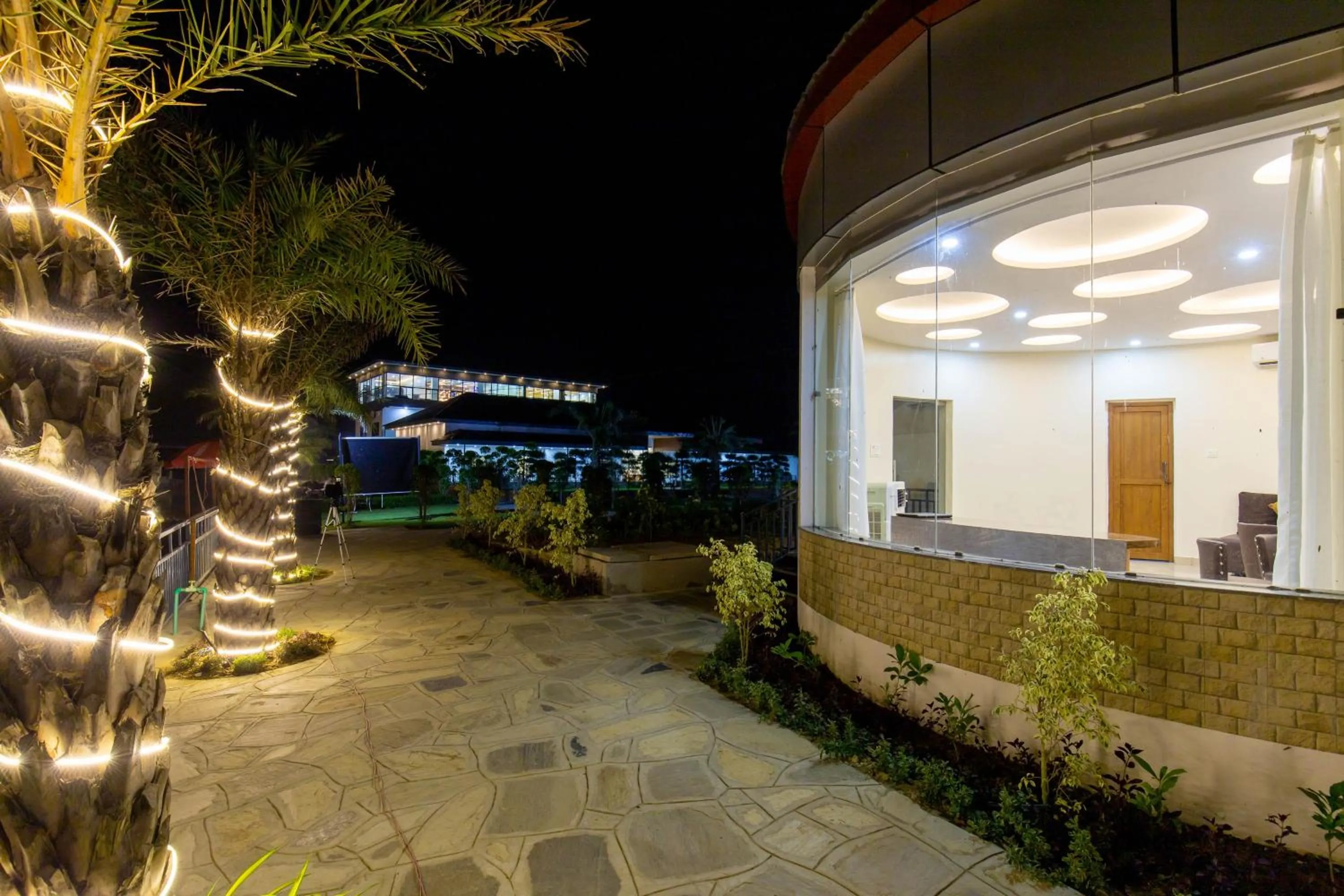 Restaurant/places to eat in Lumbini Palace Resort