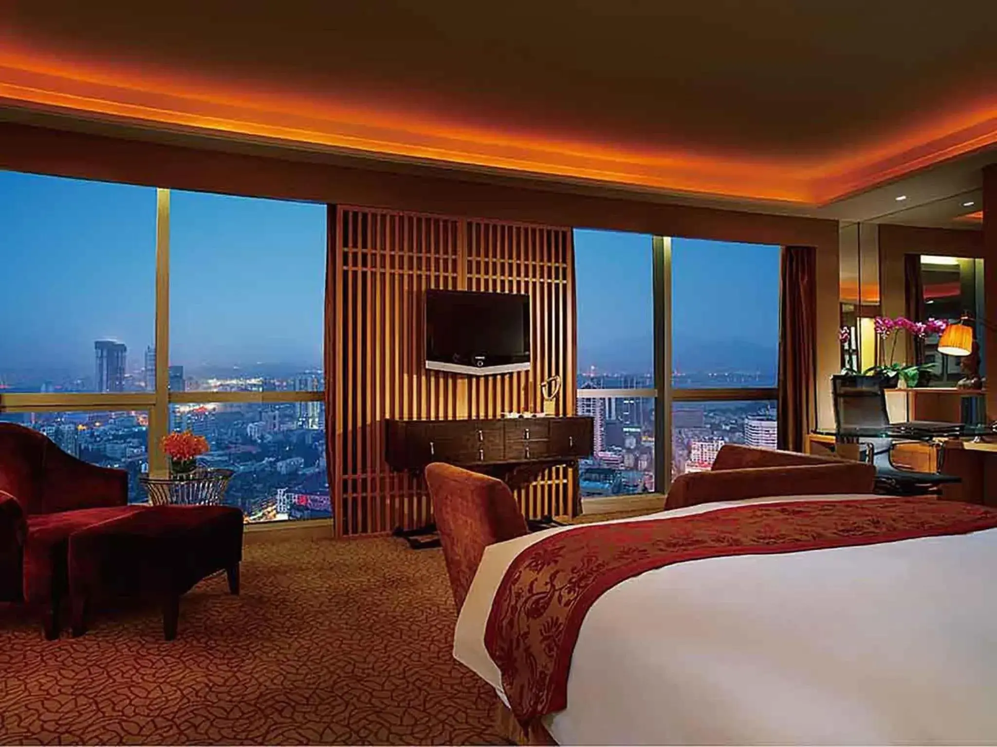 Luxury King Room with Lake View and Club Access - single occupancy in Sofitel Nanjing Galaxy Luxury King Room with Lake View and Club Access - single occupancy in Sofitel Nanjing Galaxy