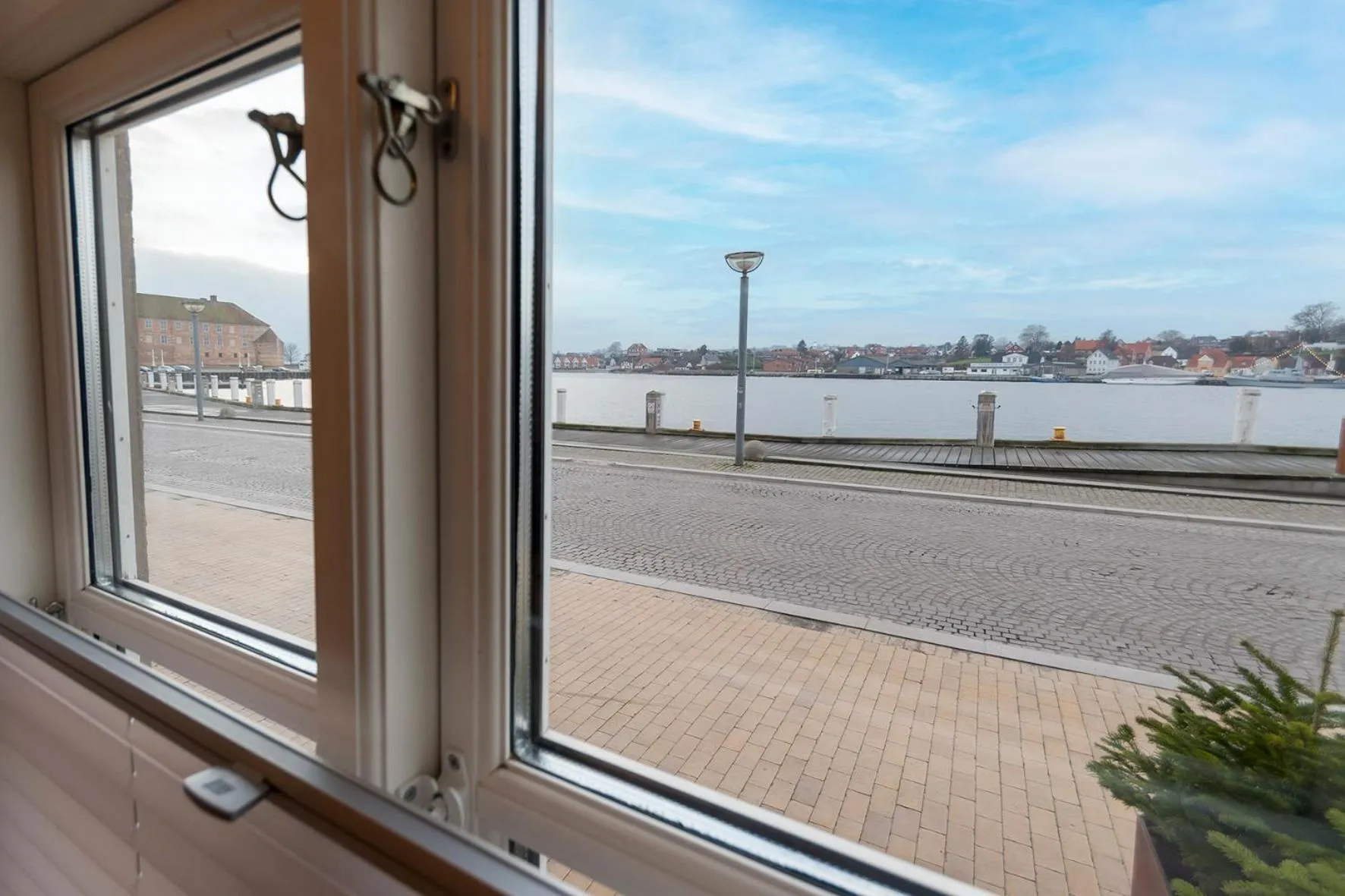 Sea view in Harbour Walk