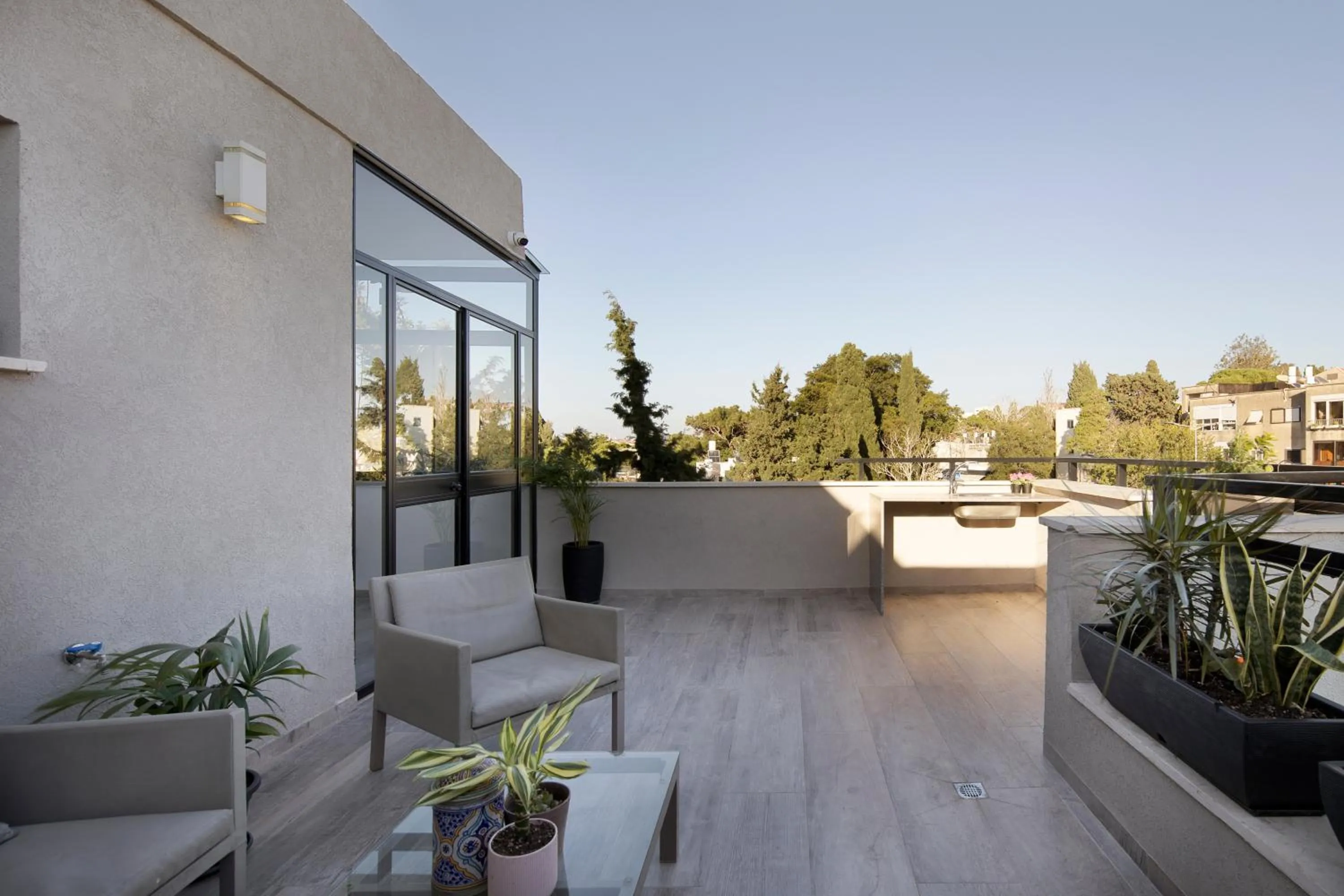 Patio in Urbanica Carmel- Apartments