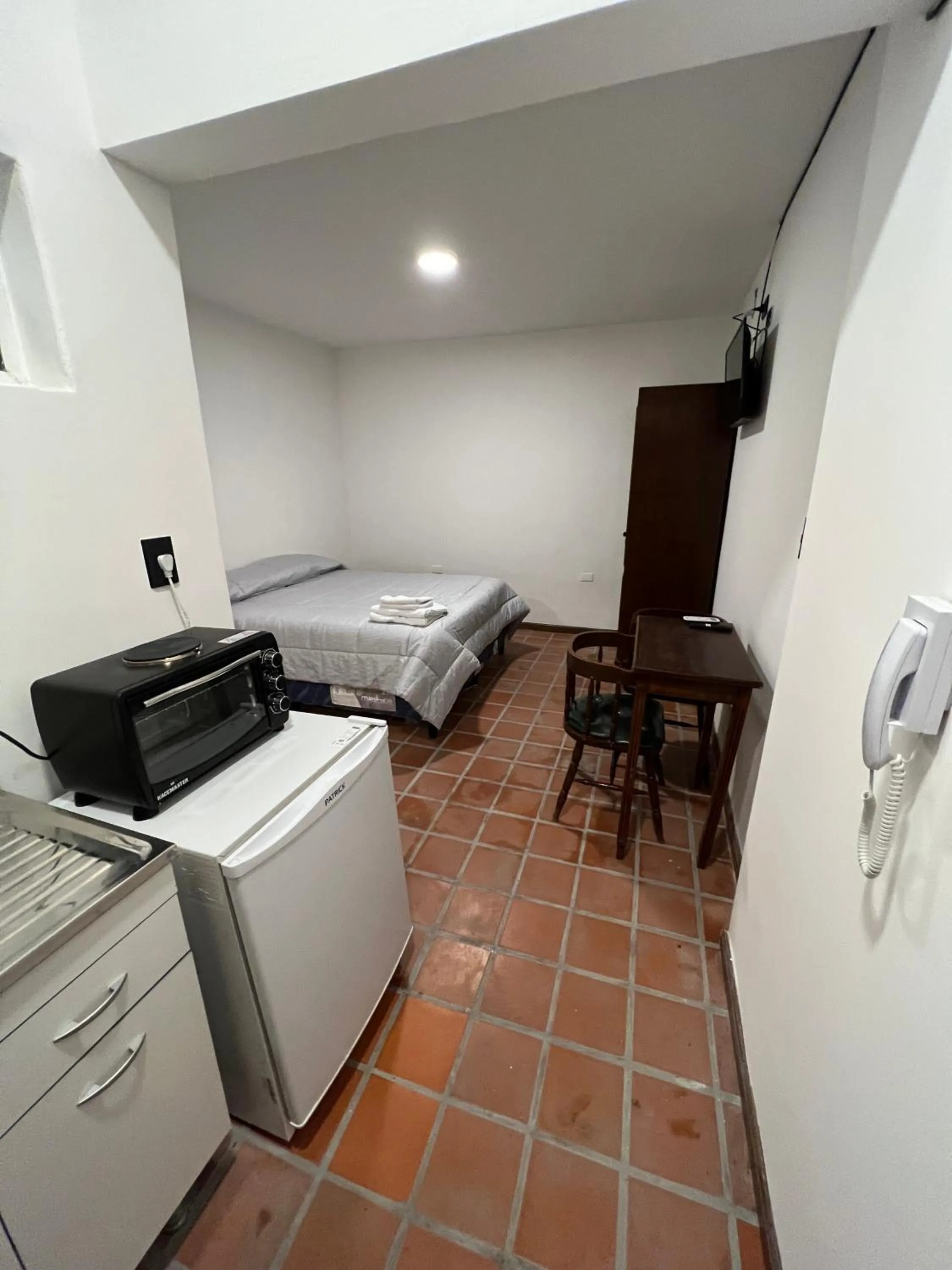 Photo of the whole room in Donna Alda Casa