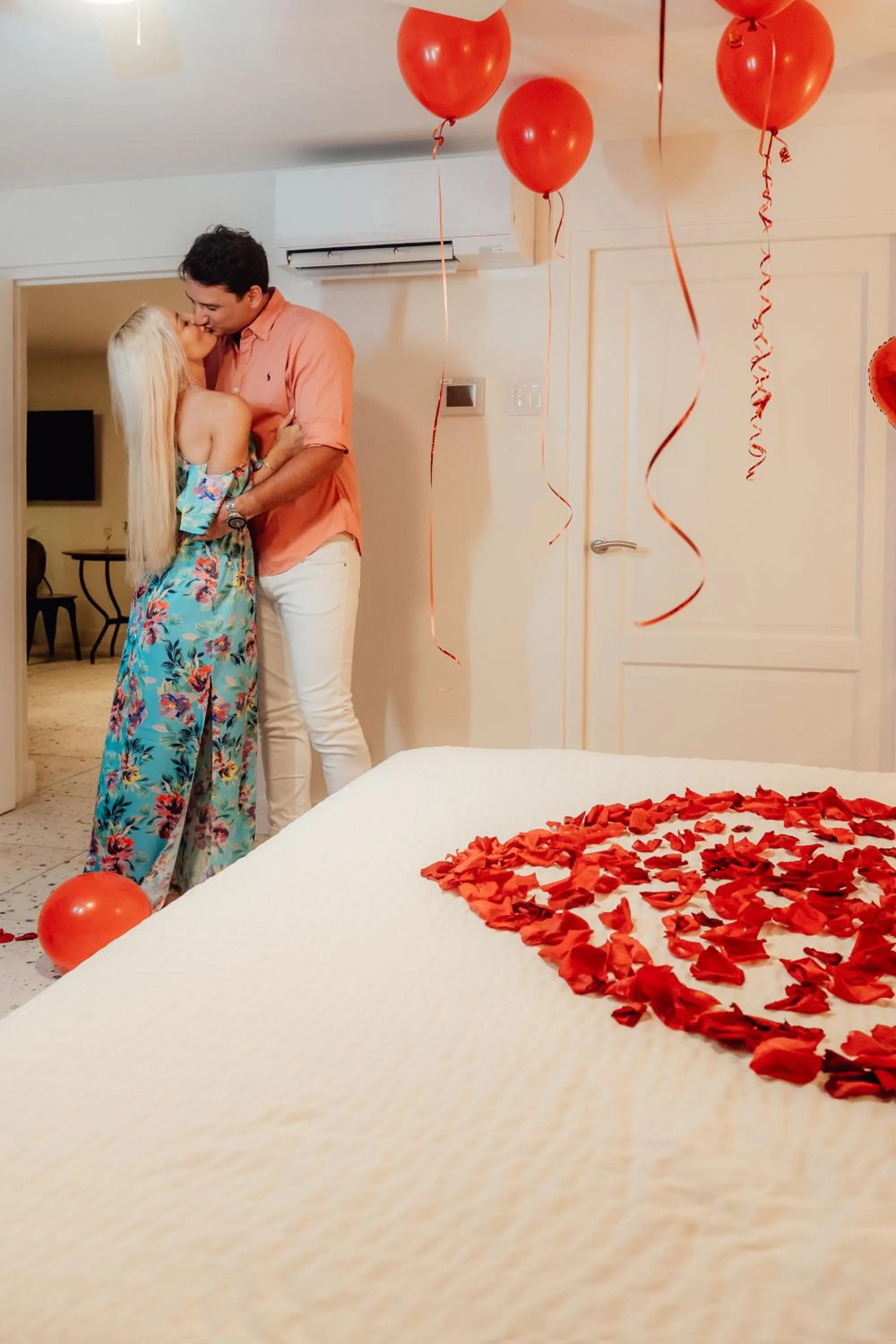 Bed in Amsterdam Manor Beach Resort