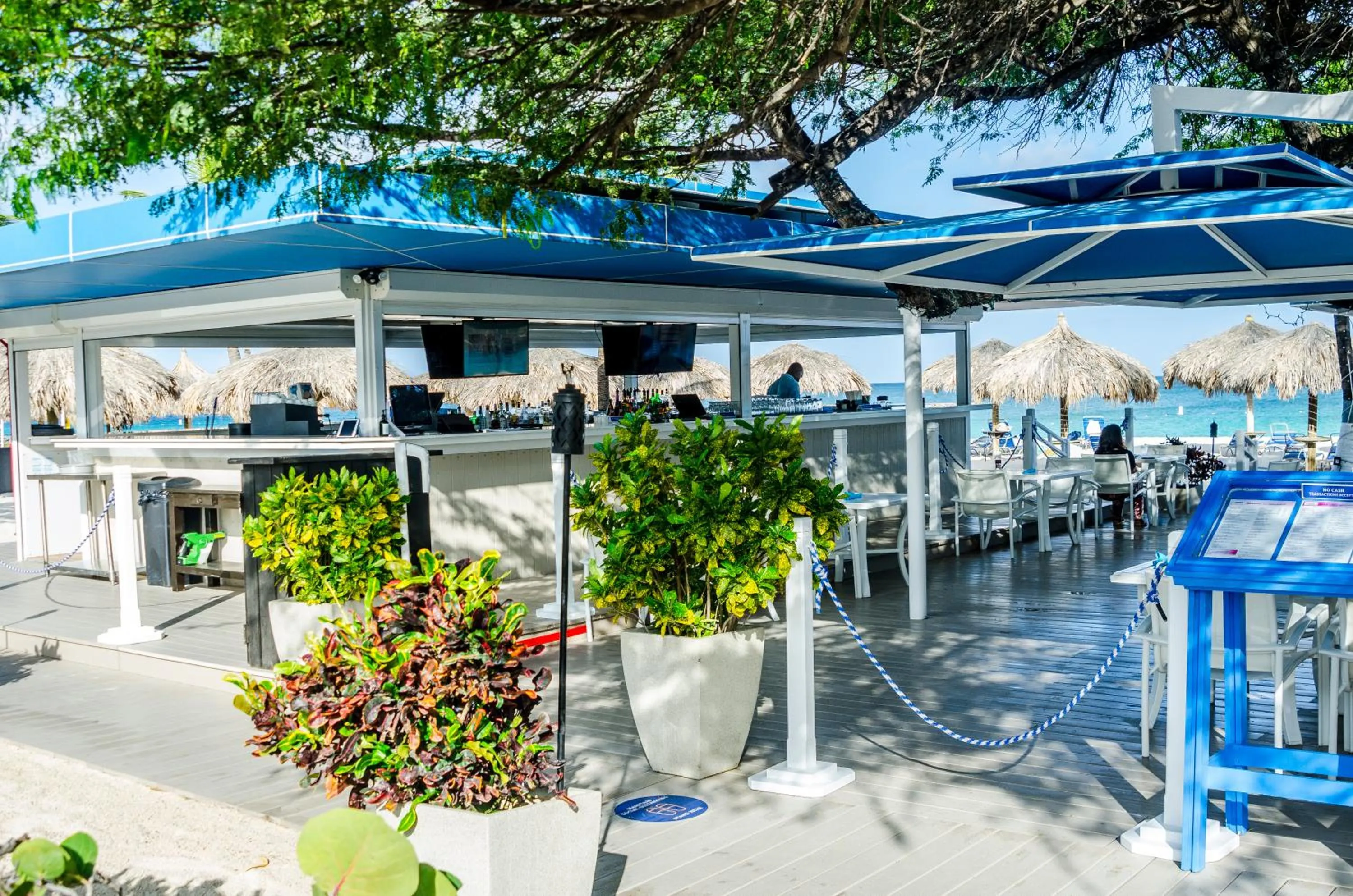 Lounge or bar in Amsterdam Manor Beach Resort