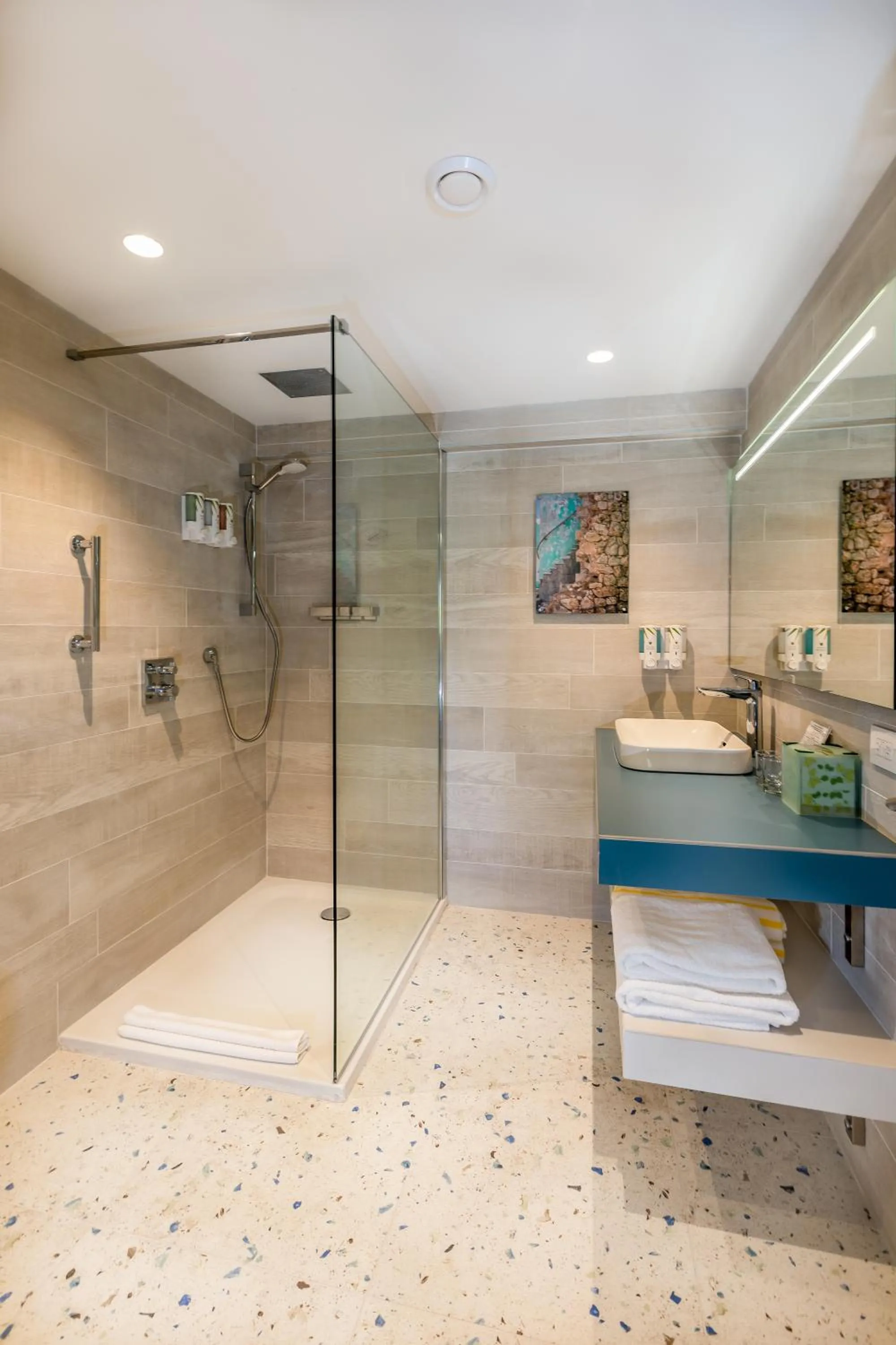 Bathroom in Amsterdam Manor Beach Resort