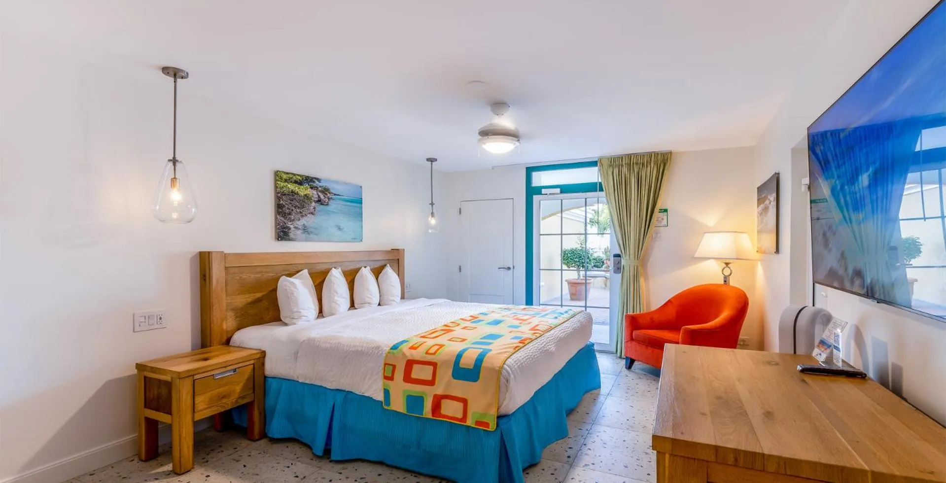 Bedroom, Bed in Amsterdam Manor Beach Resort