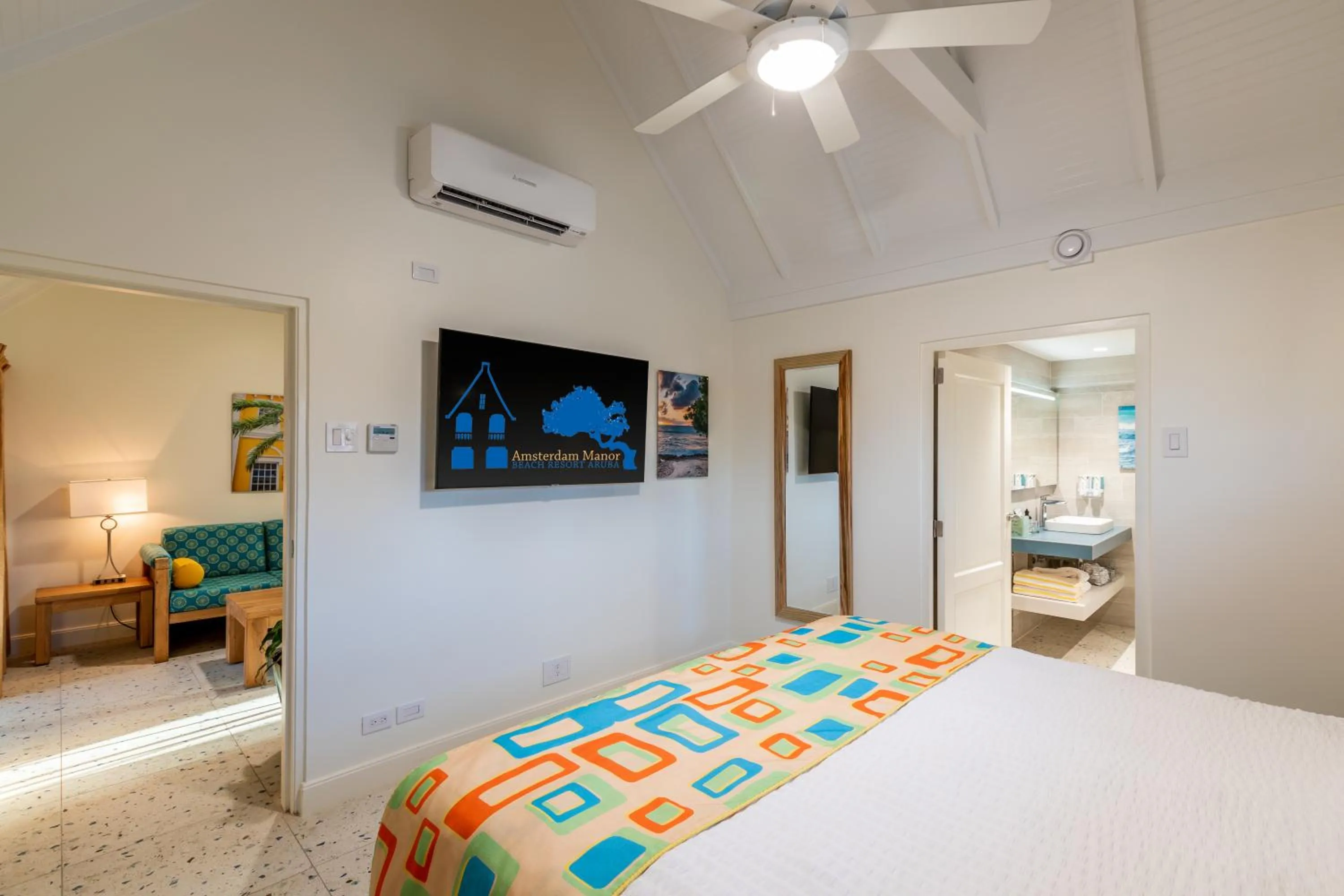 Bedroom, Bed in Amsterdam Manor Beach Resort