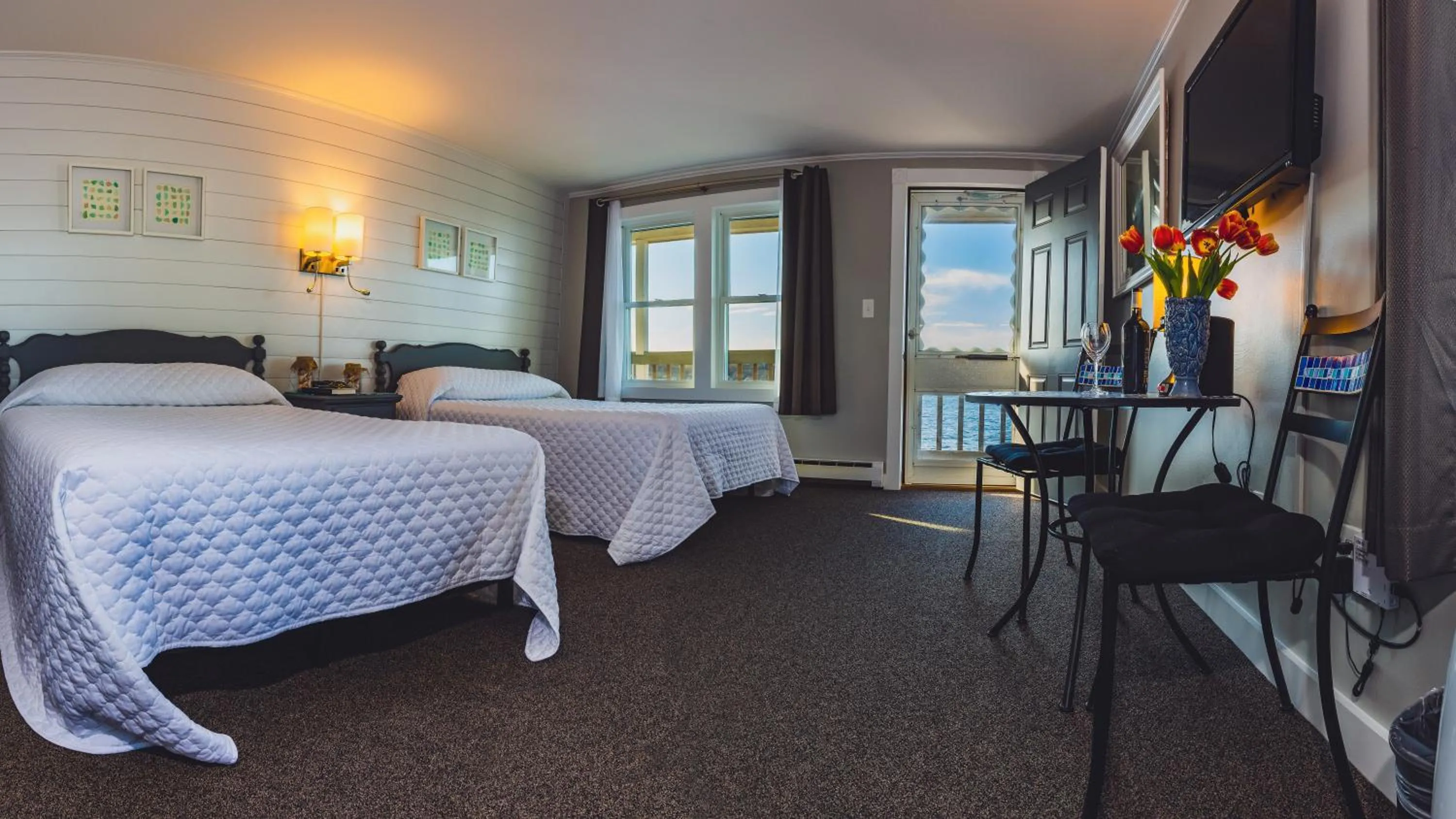 Bearskin Neck Motor Lodge
