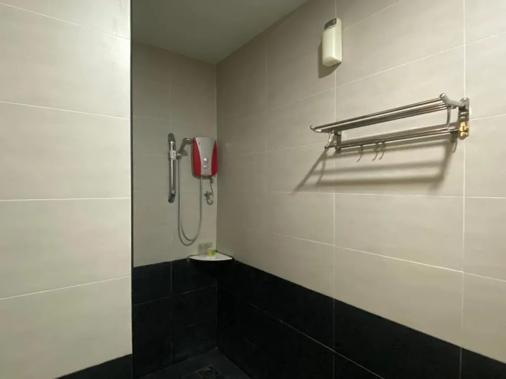 D&F BOUTIQUE HOTEL SENAWANG