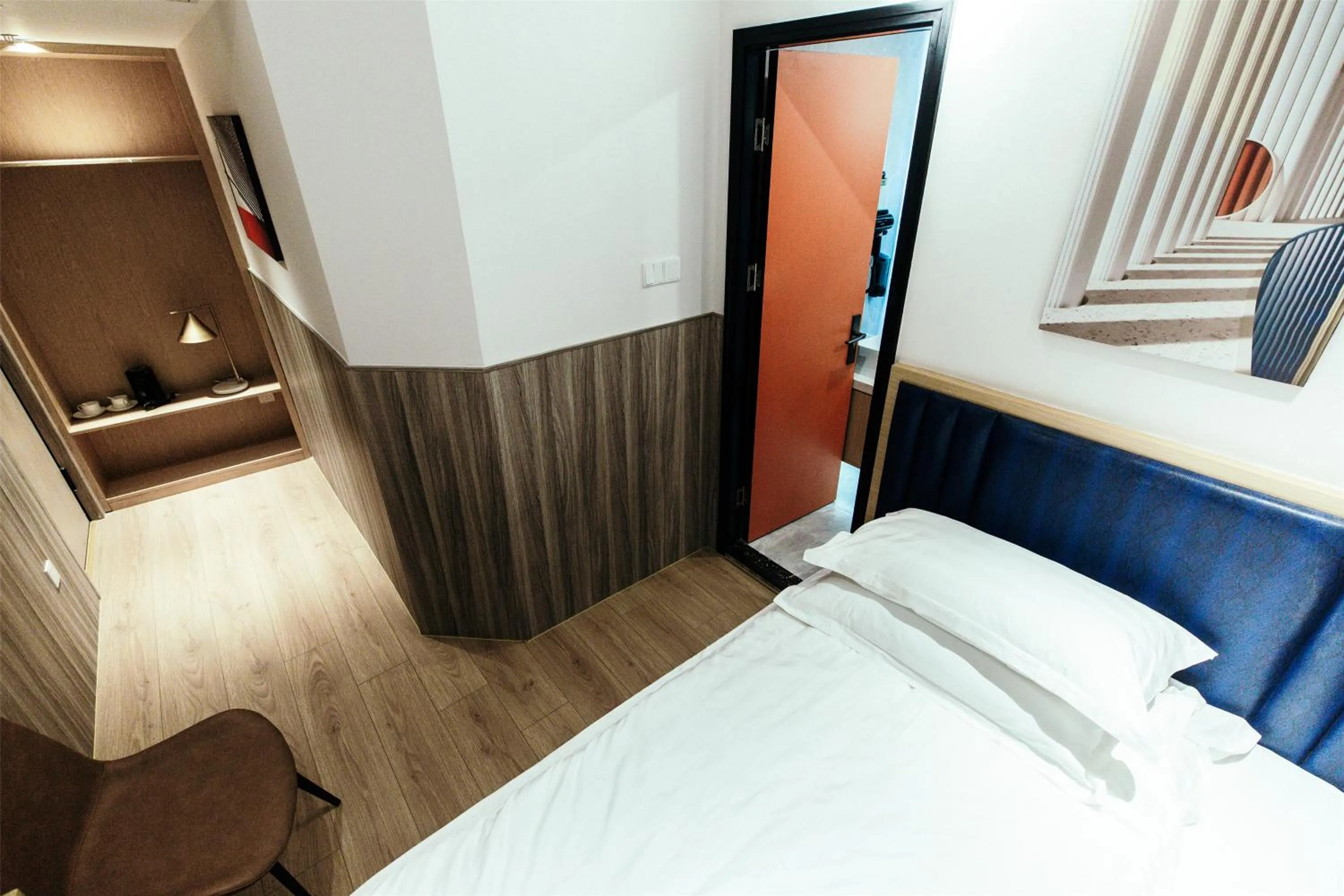 Photo of the whole room, Bed in Shanghai Fish Inn People Square