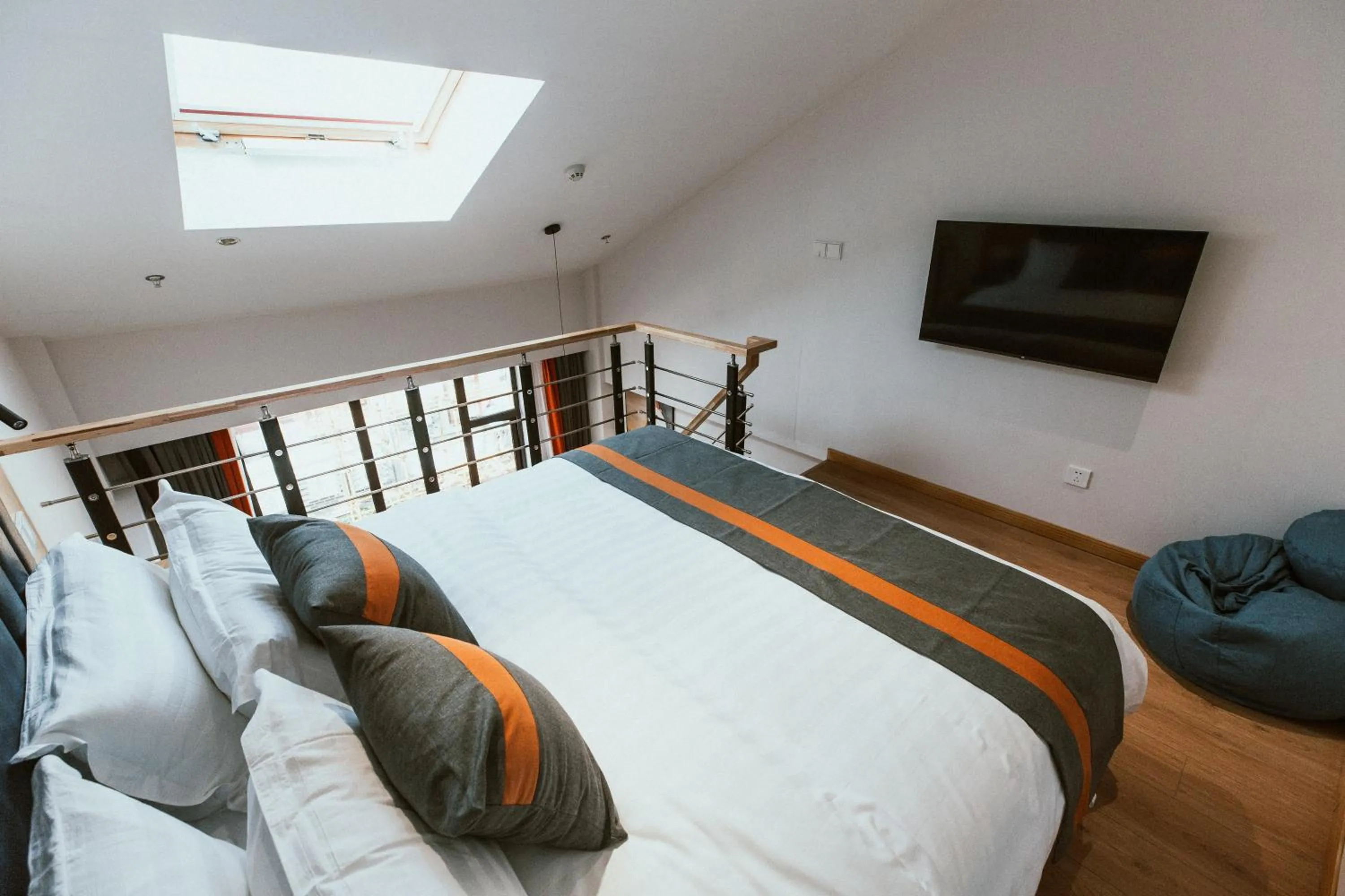 Bed in Shanghai Fish Inn People Square