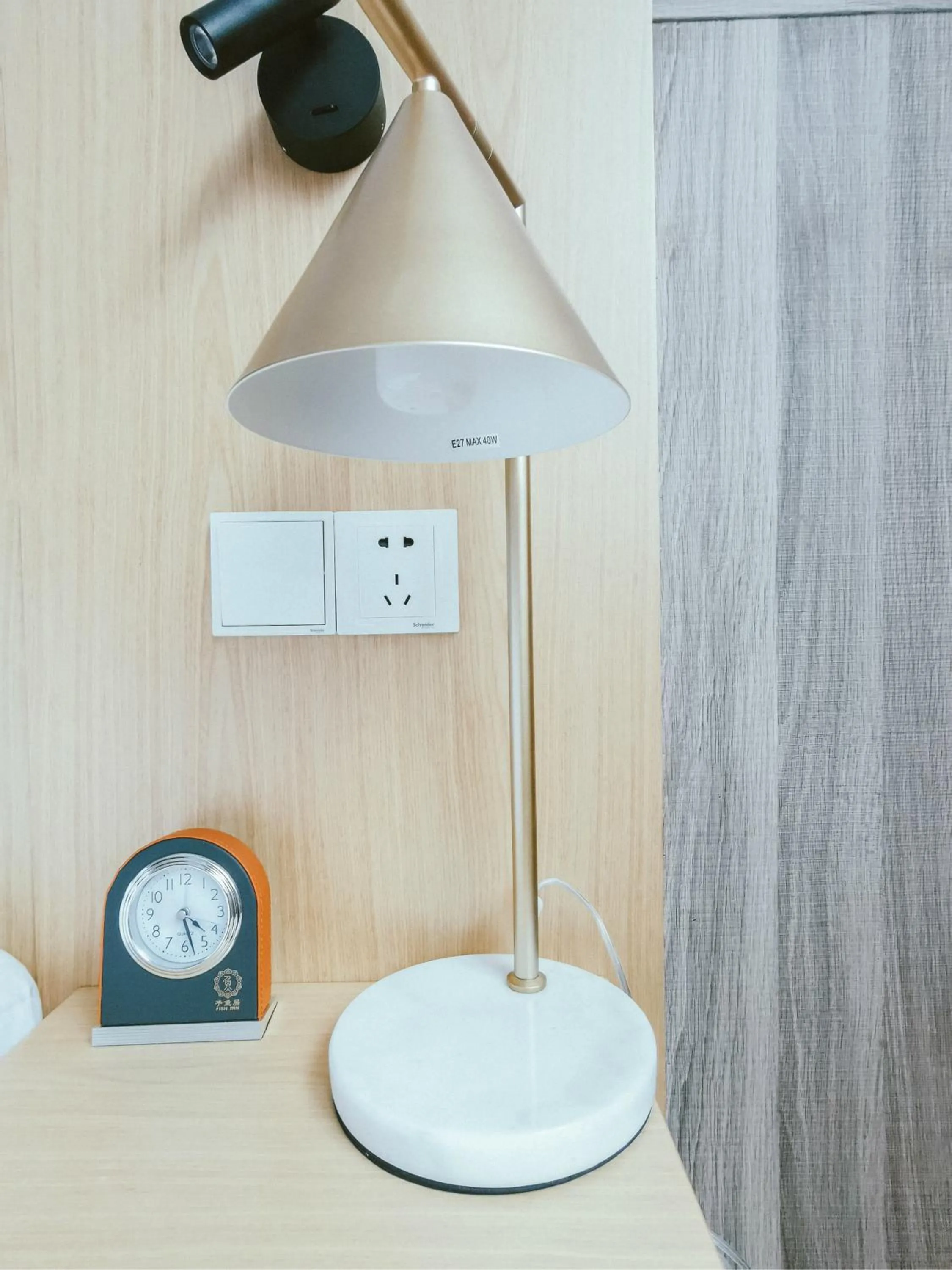 Property building in Shanghai Fish Inn People Square