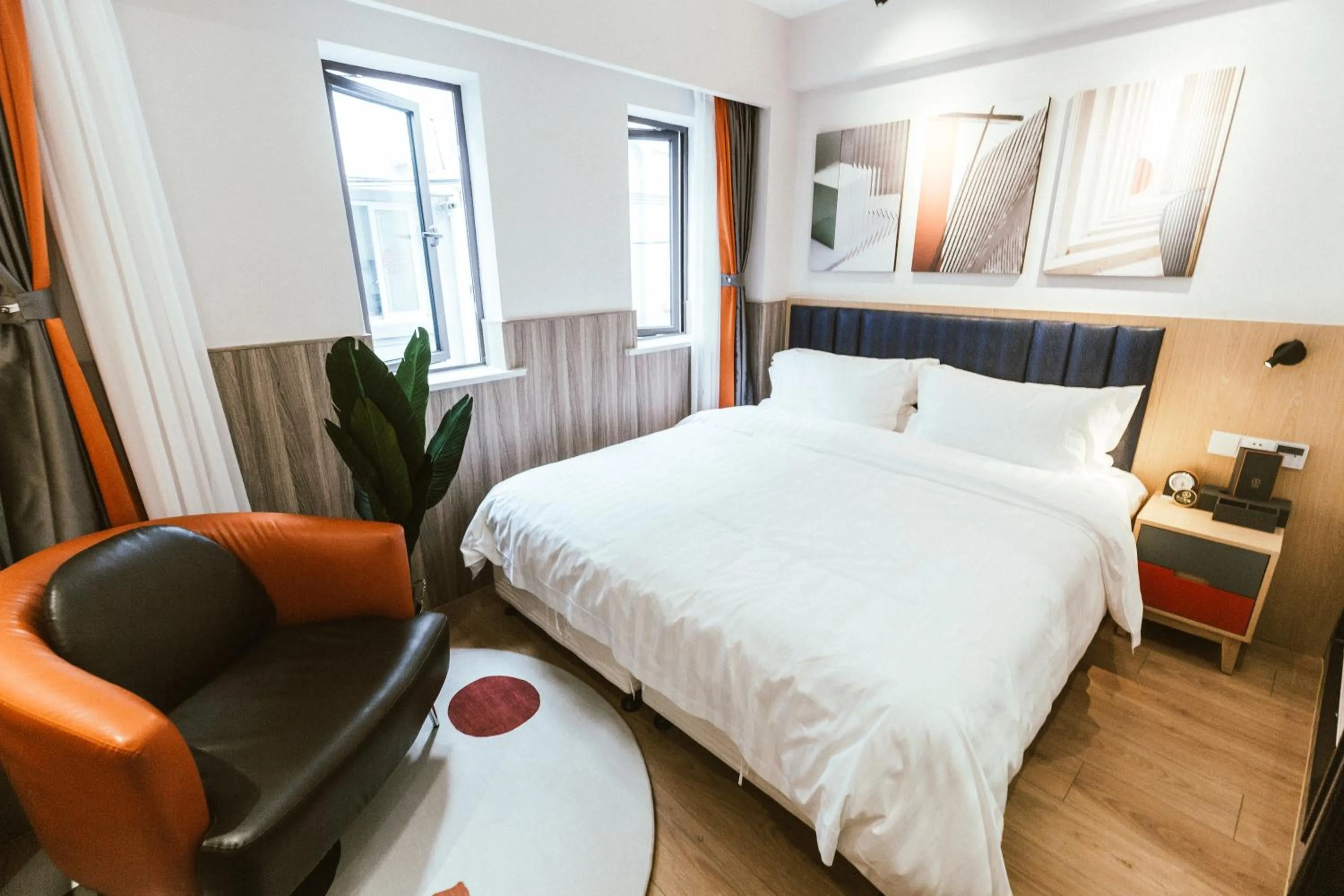 Photo of the whole room, Bed in Shanghai Fish Inn People Square