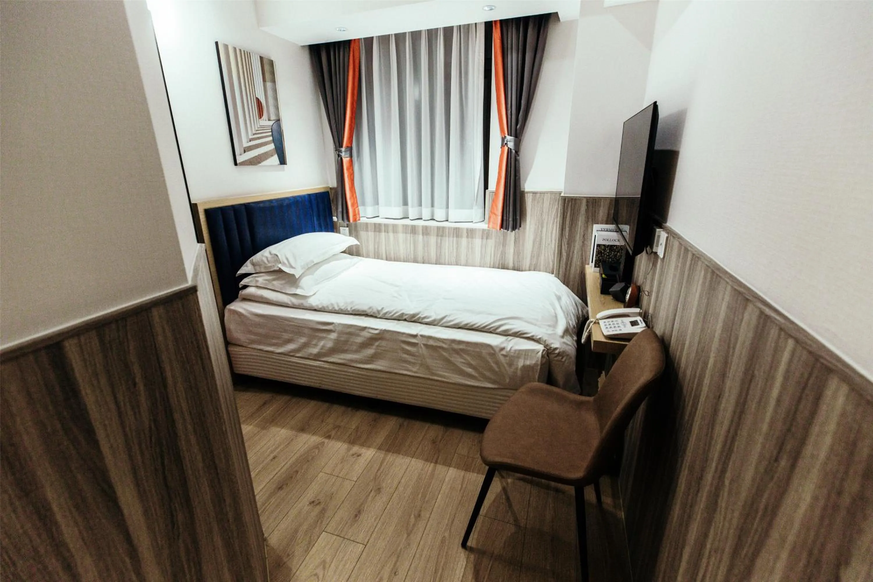 Bed in Shanghai Fish Inn People Square