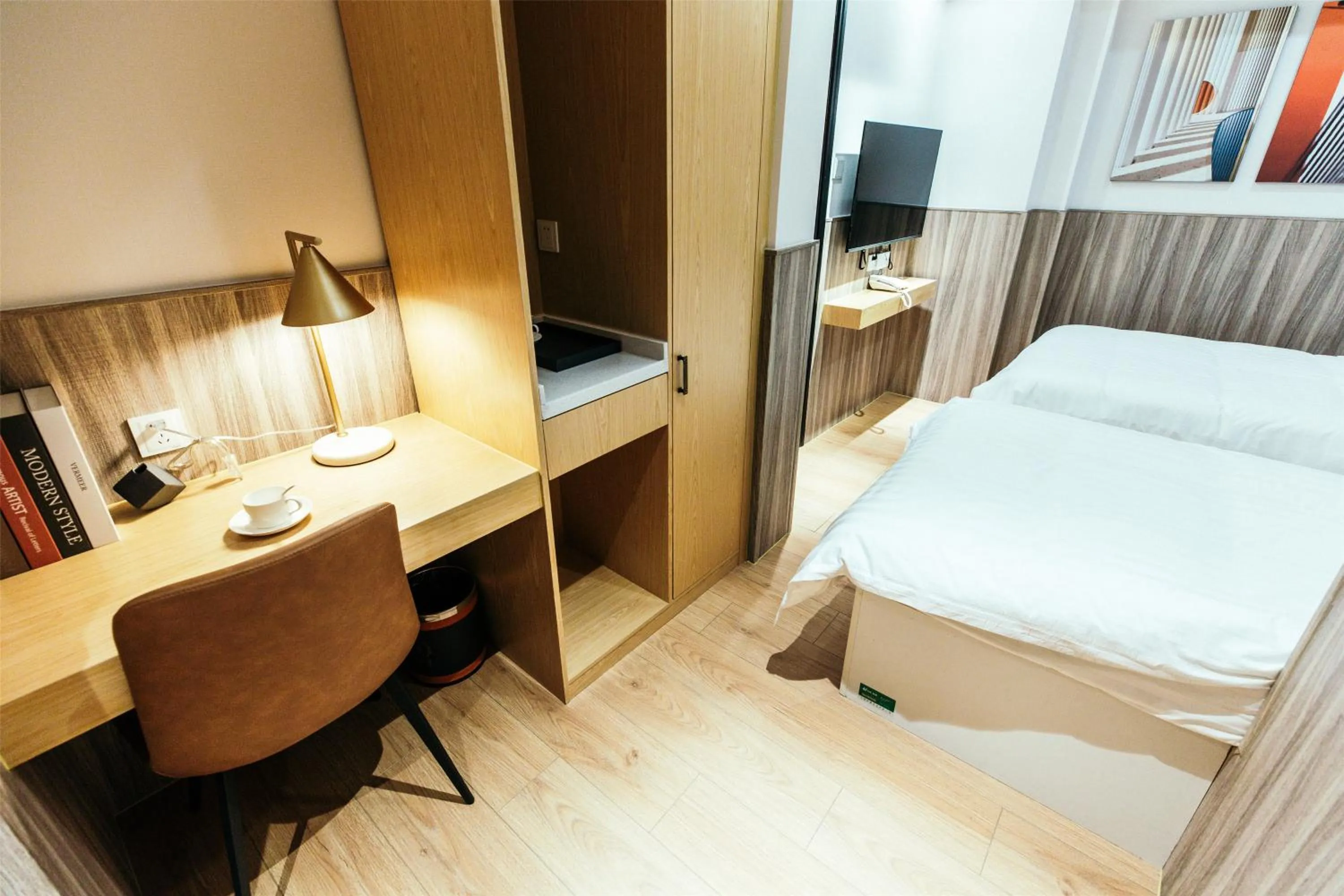 TV and multimedia, Bed in Shanghai Fish Inn People Square