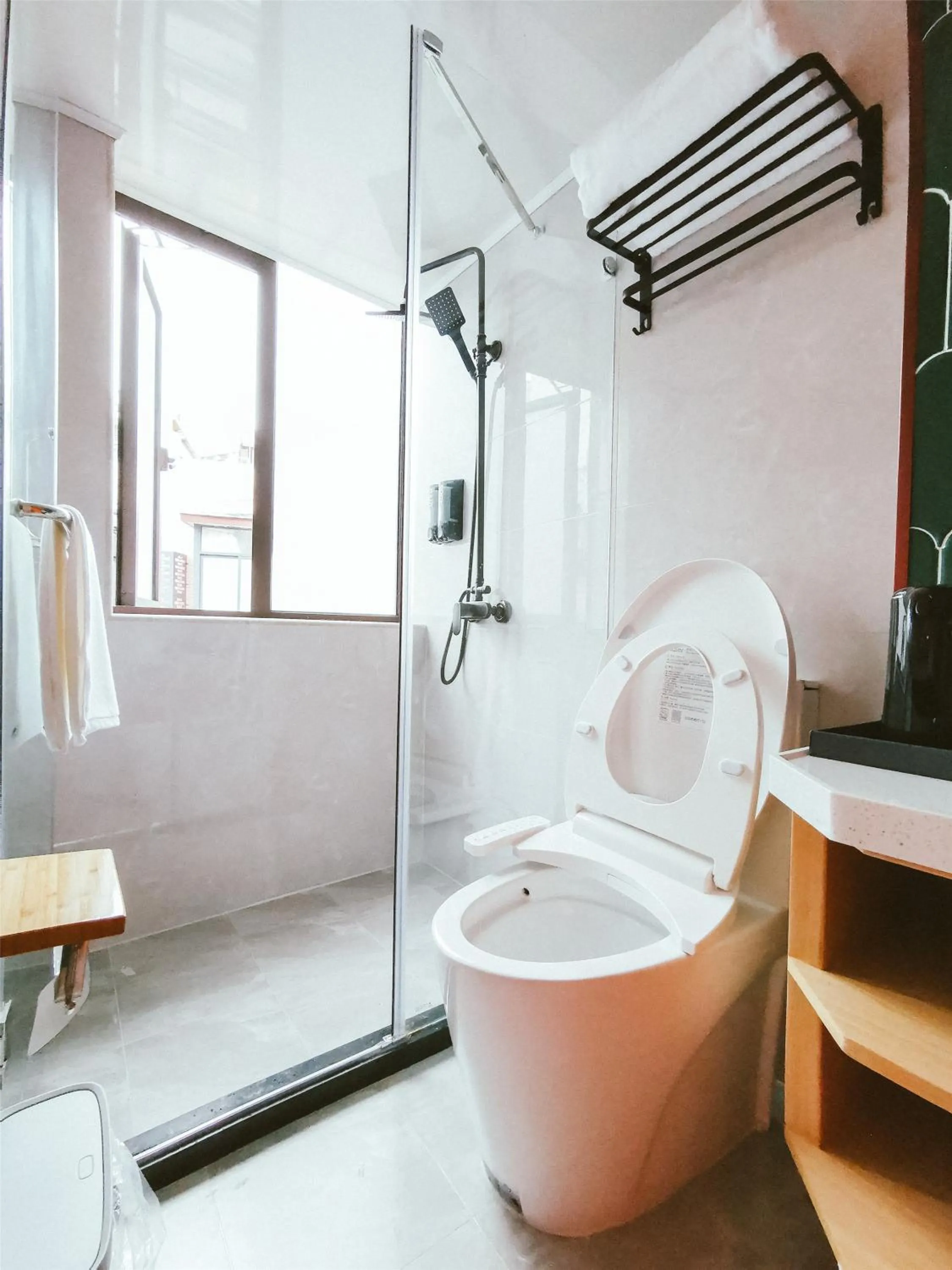 Bathroom in Shanghai Fish Inn People Square