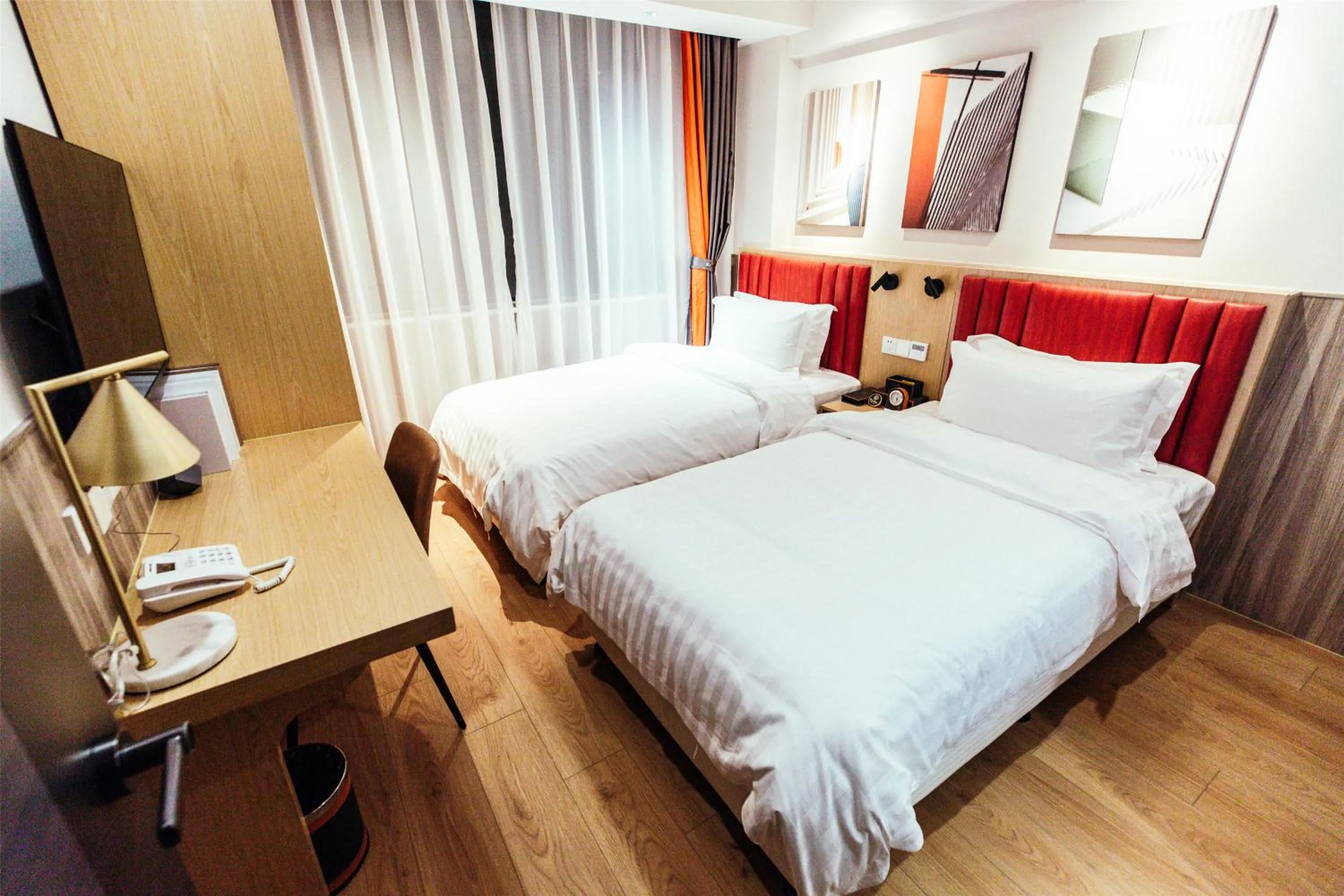 Bed in Shanghai Fish Inn People Square