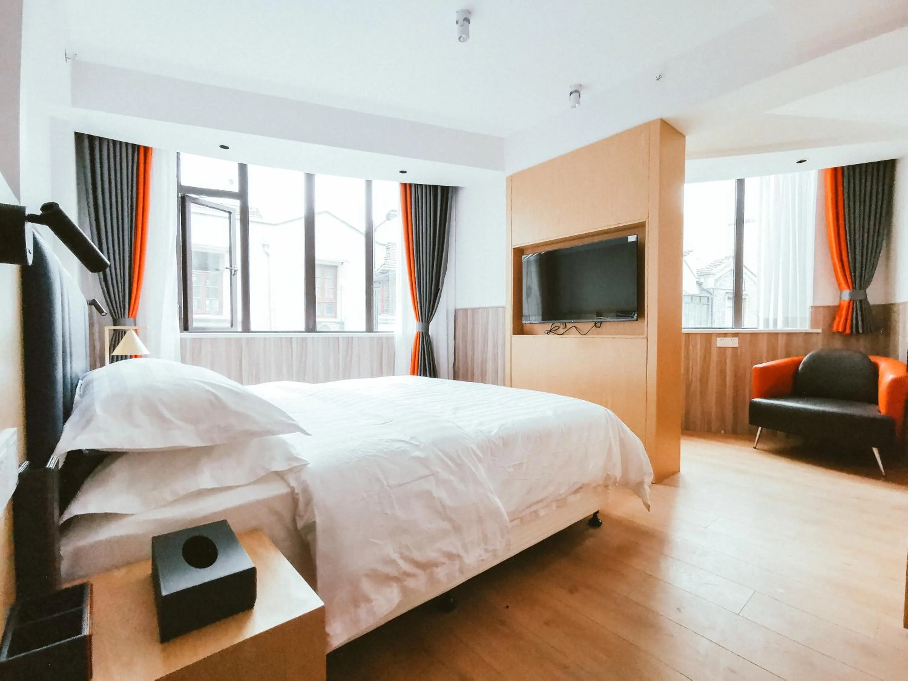 Photo of the whole room, Bed in Shanghai Fish Inn People Square