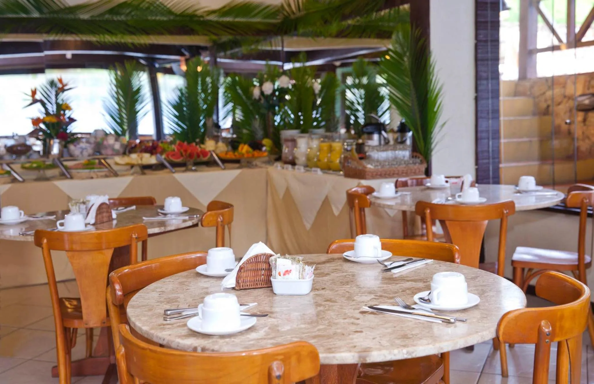 Restaurant/places to eat in La Boheme Hotel e Apart Hotel