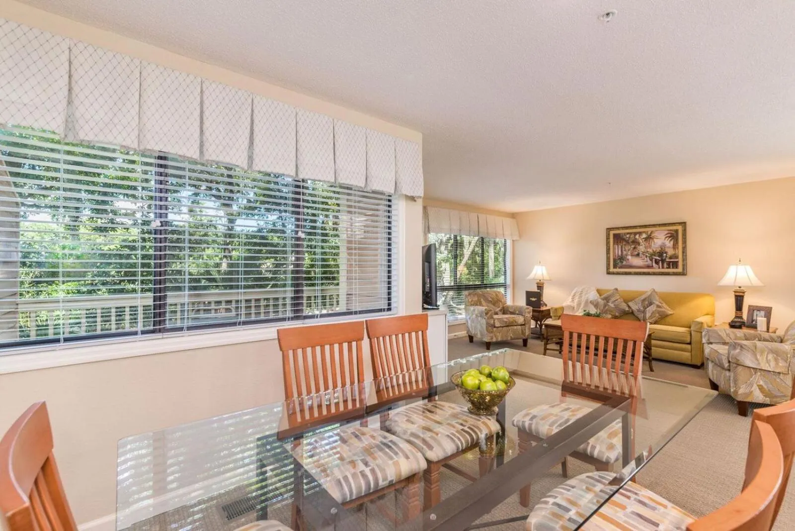Dining area in Coral Reef Resort