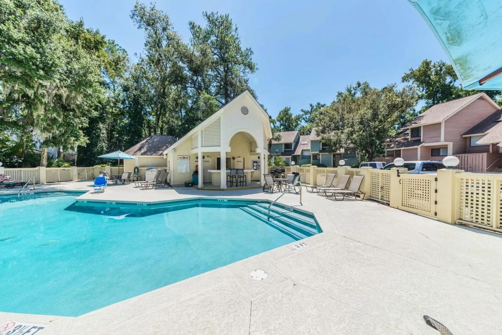 Swimming pool in Coral Reef Resort