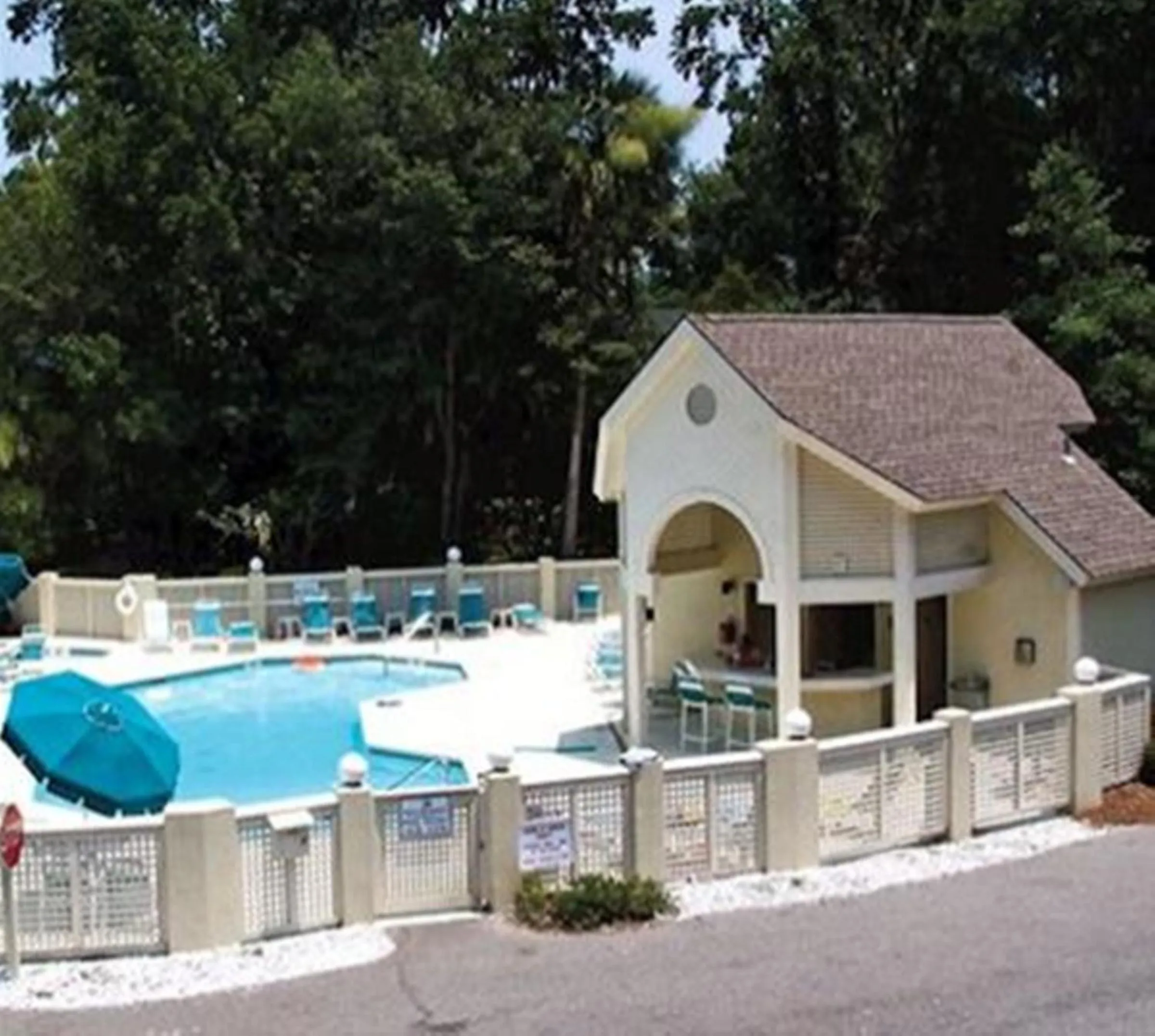 Swimming pool in Coral Reef Resort