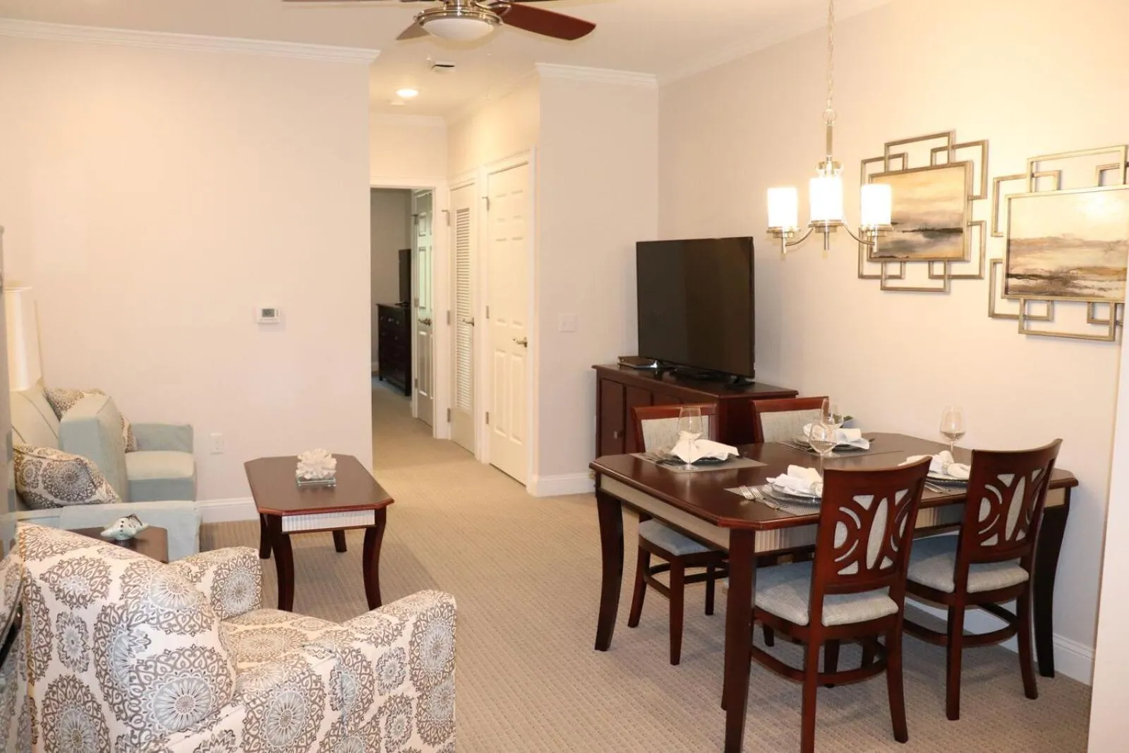 TV and multimedia in Coral Sands Resort by Palmera