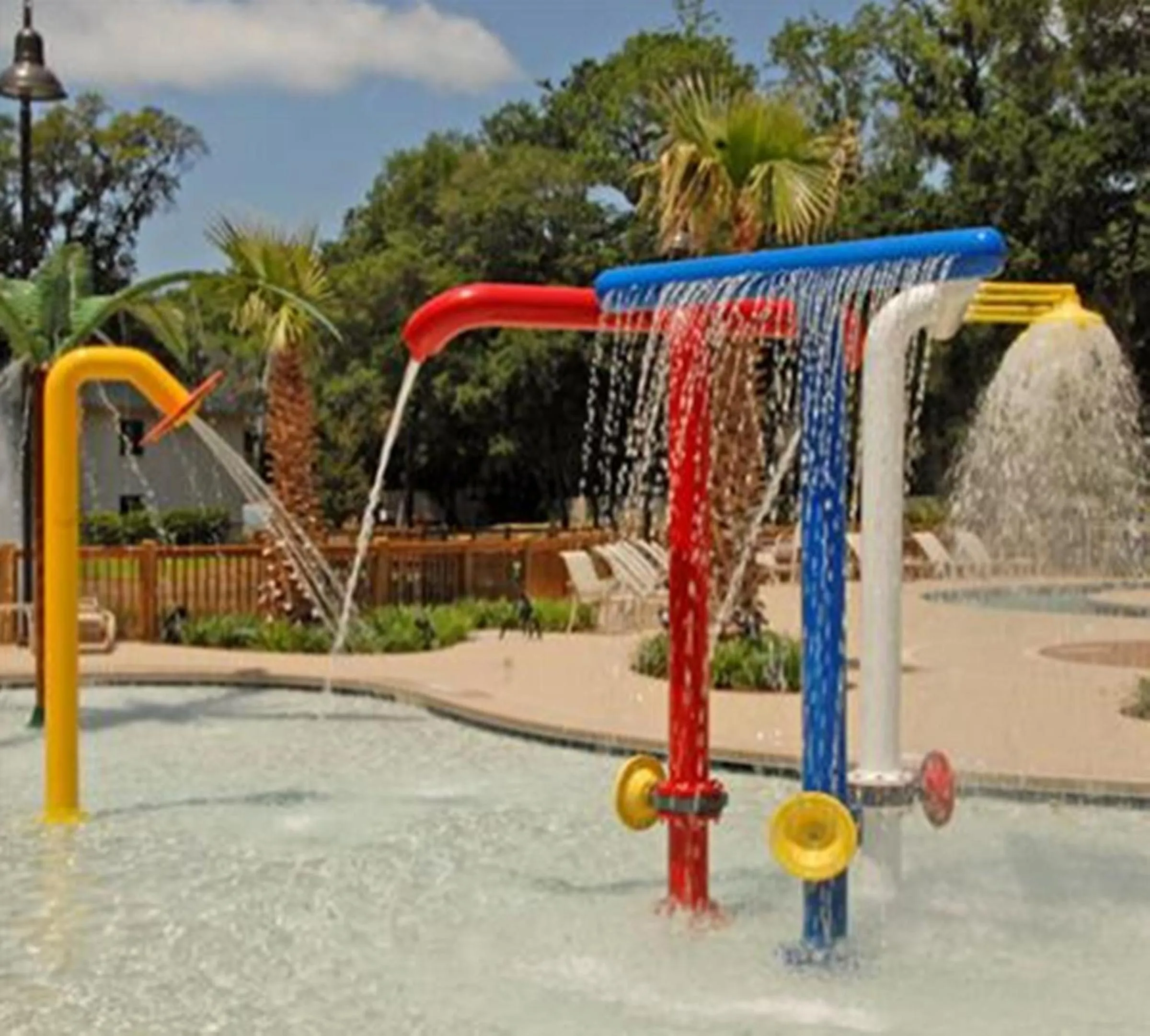 Swimming pool in Coral Sands Resort by Palmera