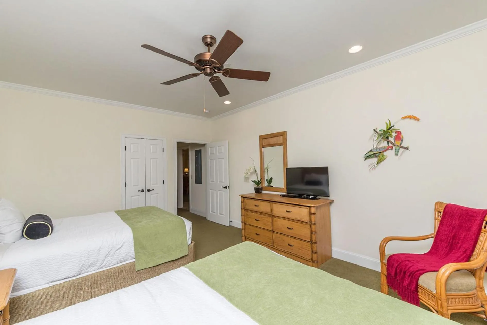 Photo of the whole room, Bed in Coral Sands Resort by Palmera