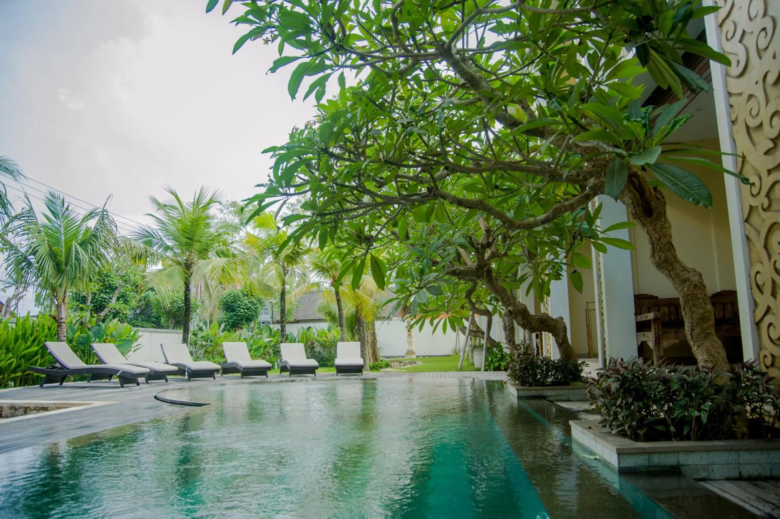 Swimming pool in Akatara Hotel