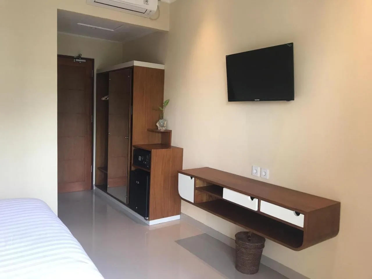 TV and multimedia in Akatara Hotel