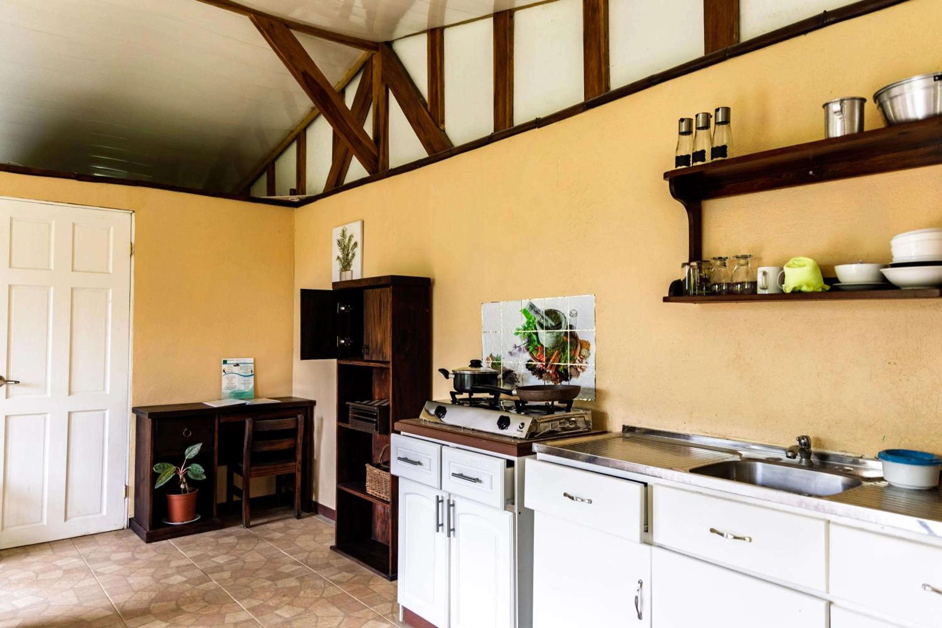 Kitchen or kitchenette in Essence Arenal Spa & Yoga