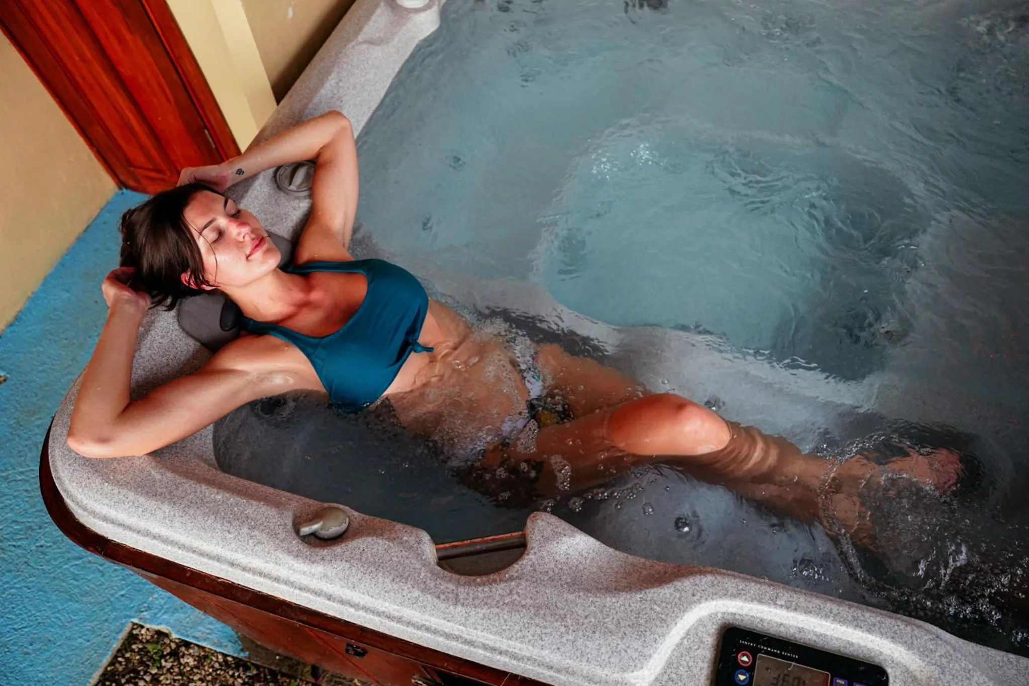 Hot Tub in Essence Arenal Spa & Yoga