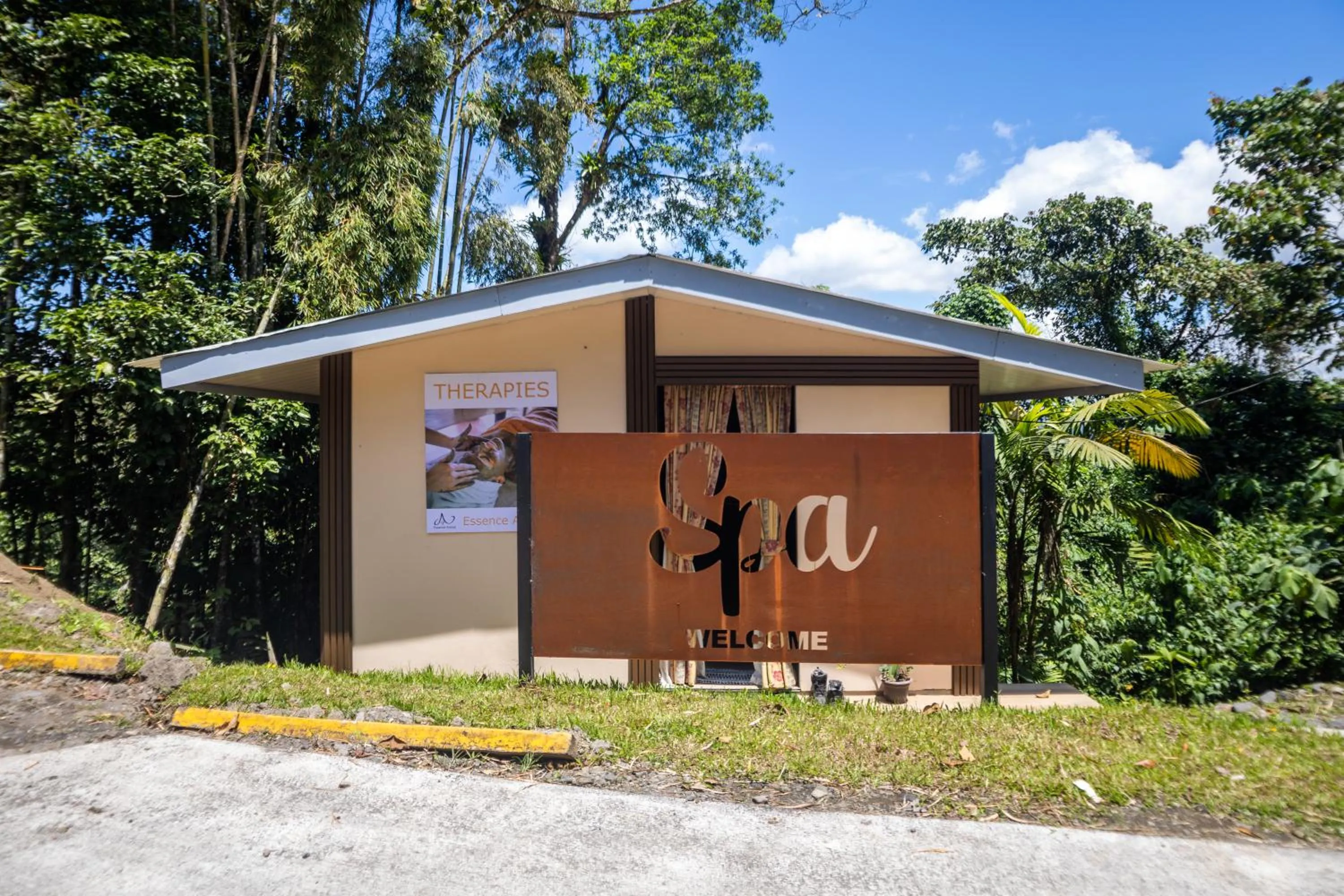 Essence Arenal Spa & Yoga