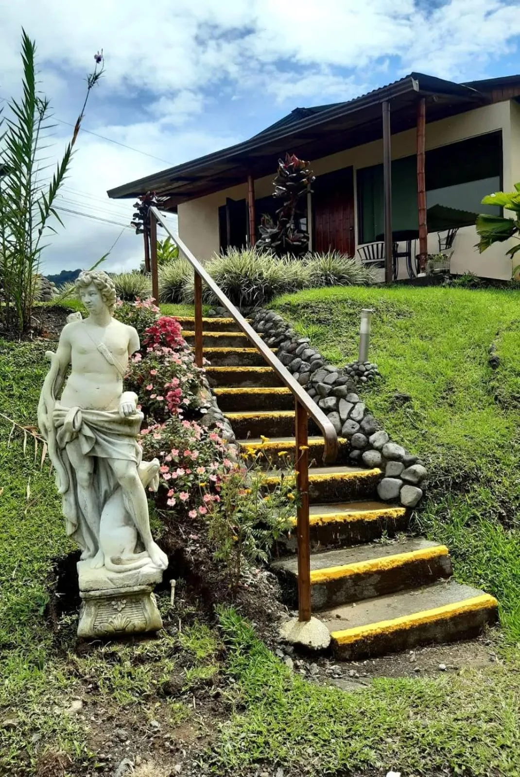 Essence Arenal Spa & Yoga