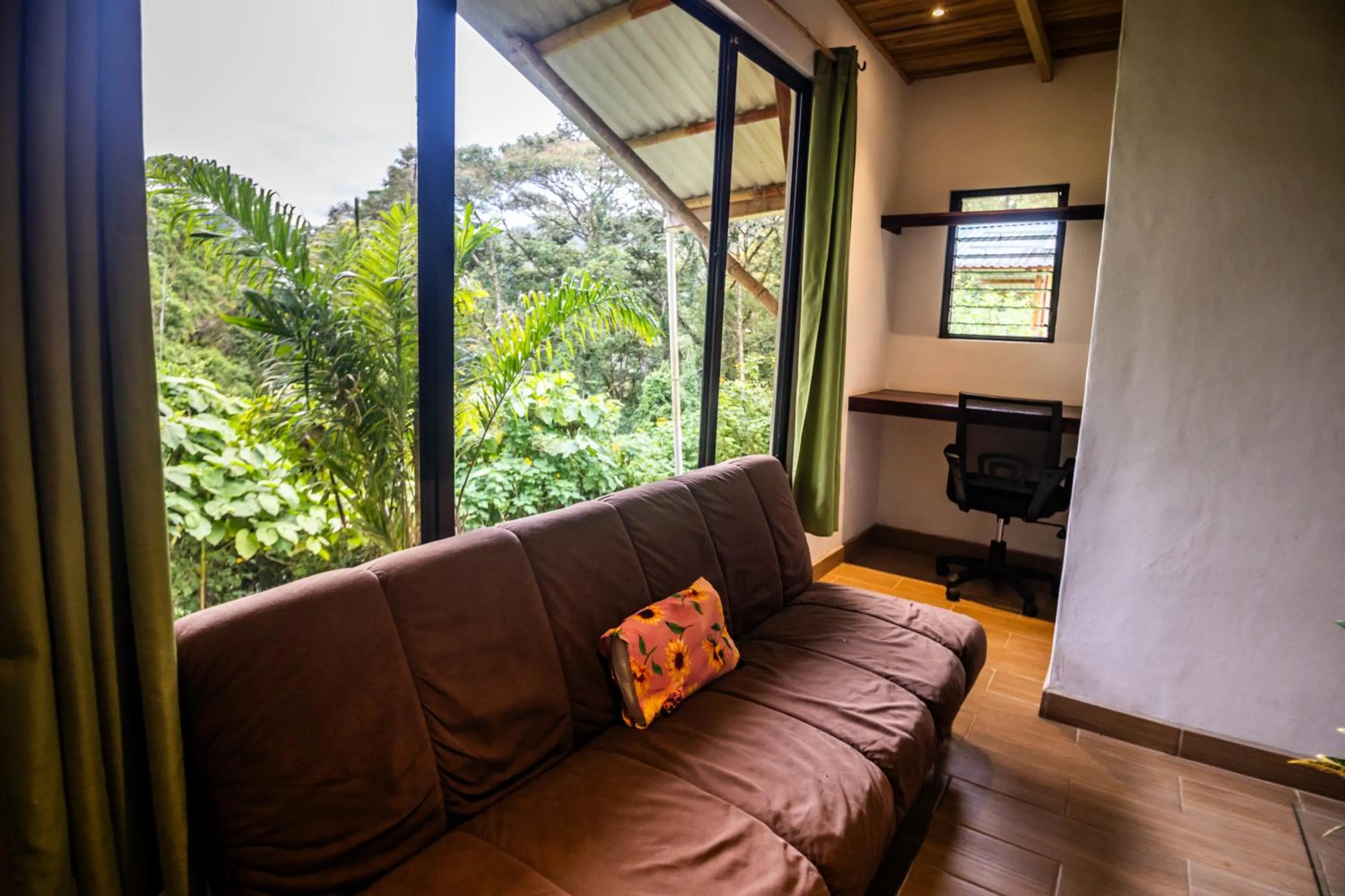 Essence Arenal Spa & Yoga