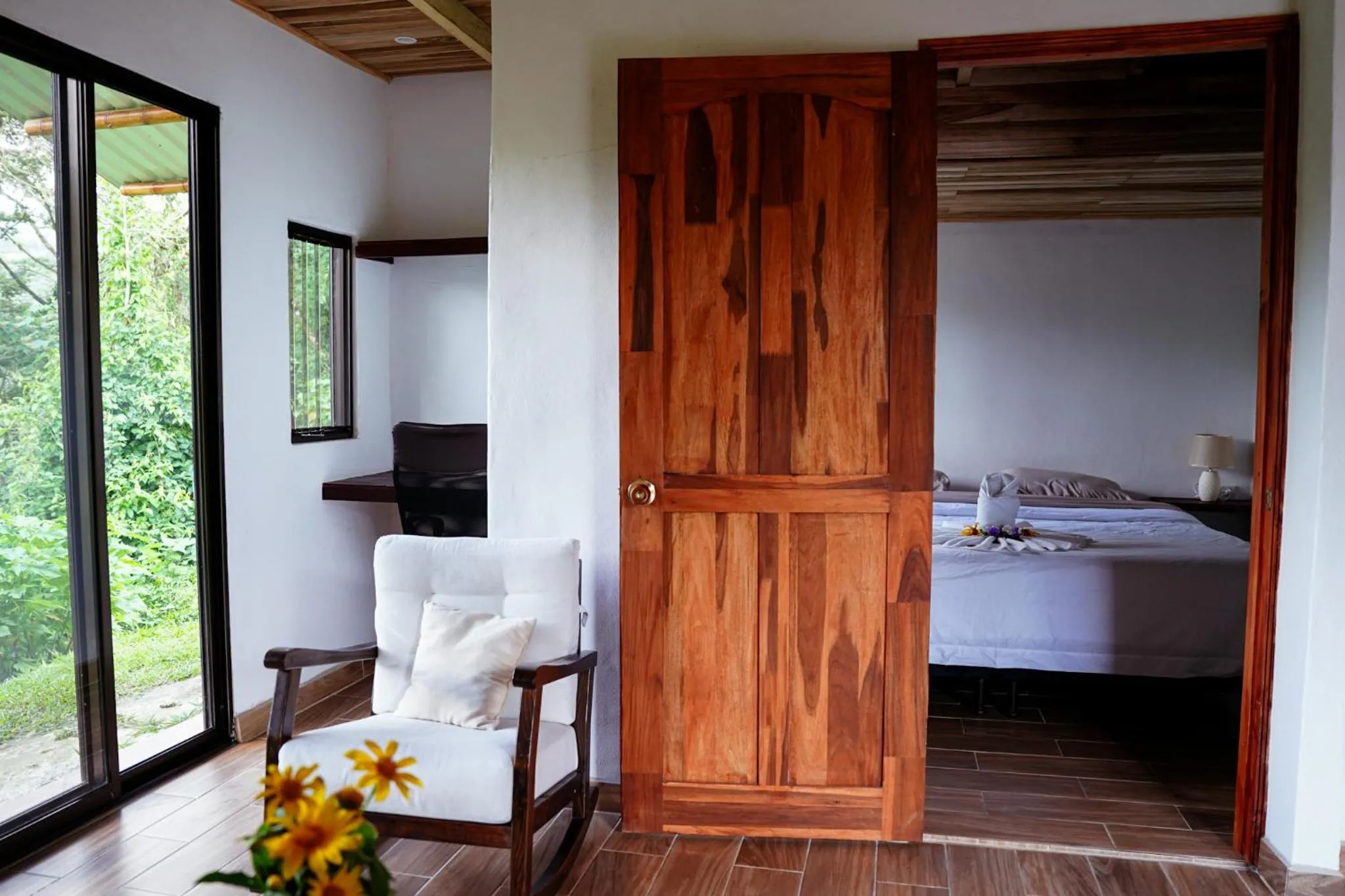 Photo of the whole room, Bed in Essence Arenal Spa & Yoga