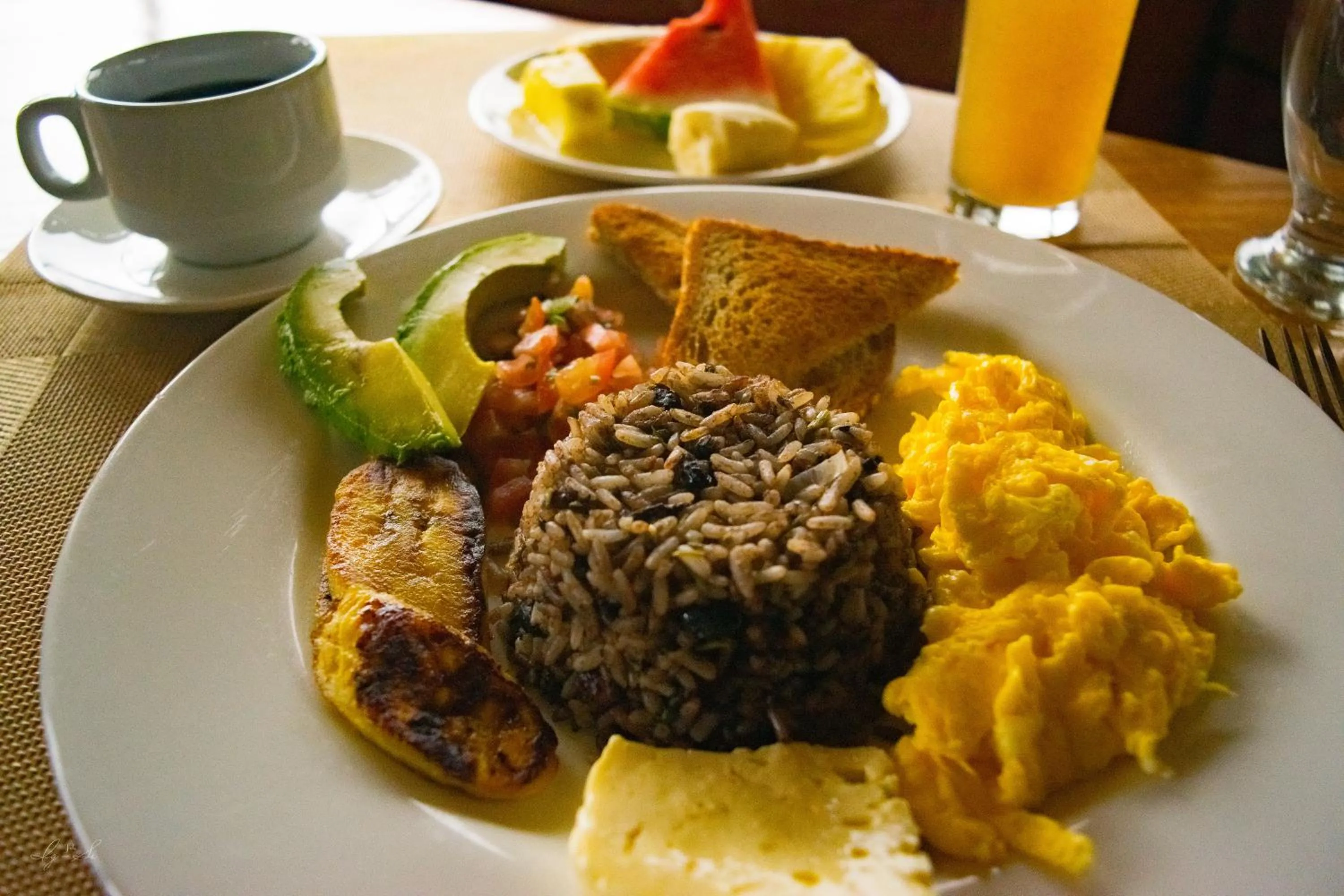 Restaurant/places to eat in Essence Arenal Spa & Yoga