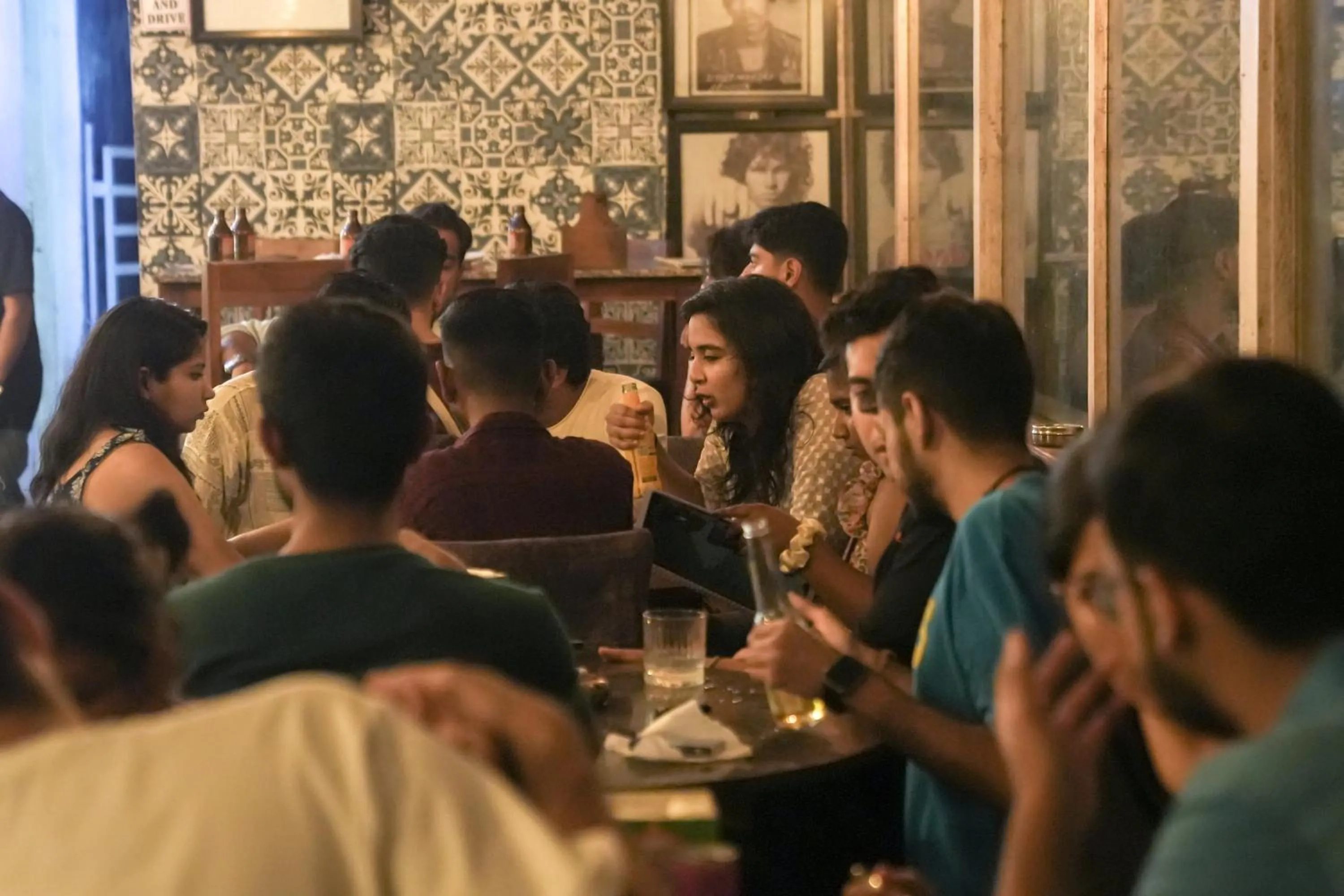 Restaurant/places to eat in Anjoned Hostel & Cafe