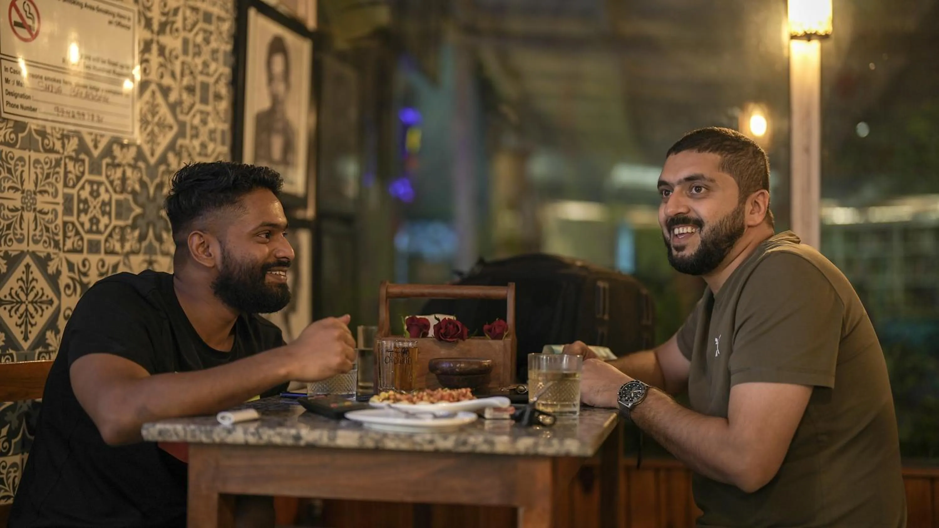 Restaurant/places to eat in Anjoned Hostel & Cafe