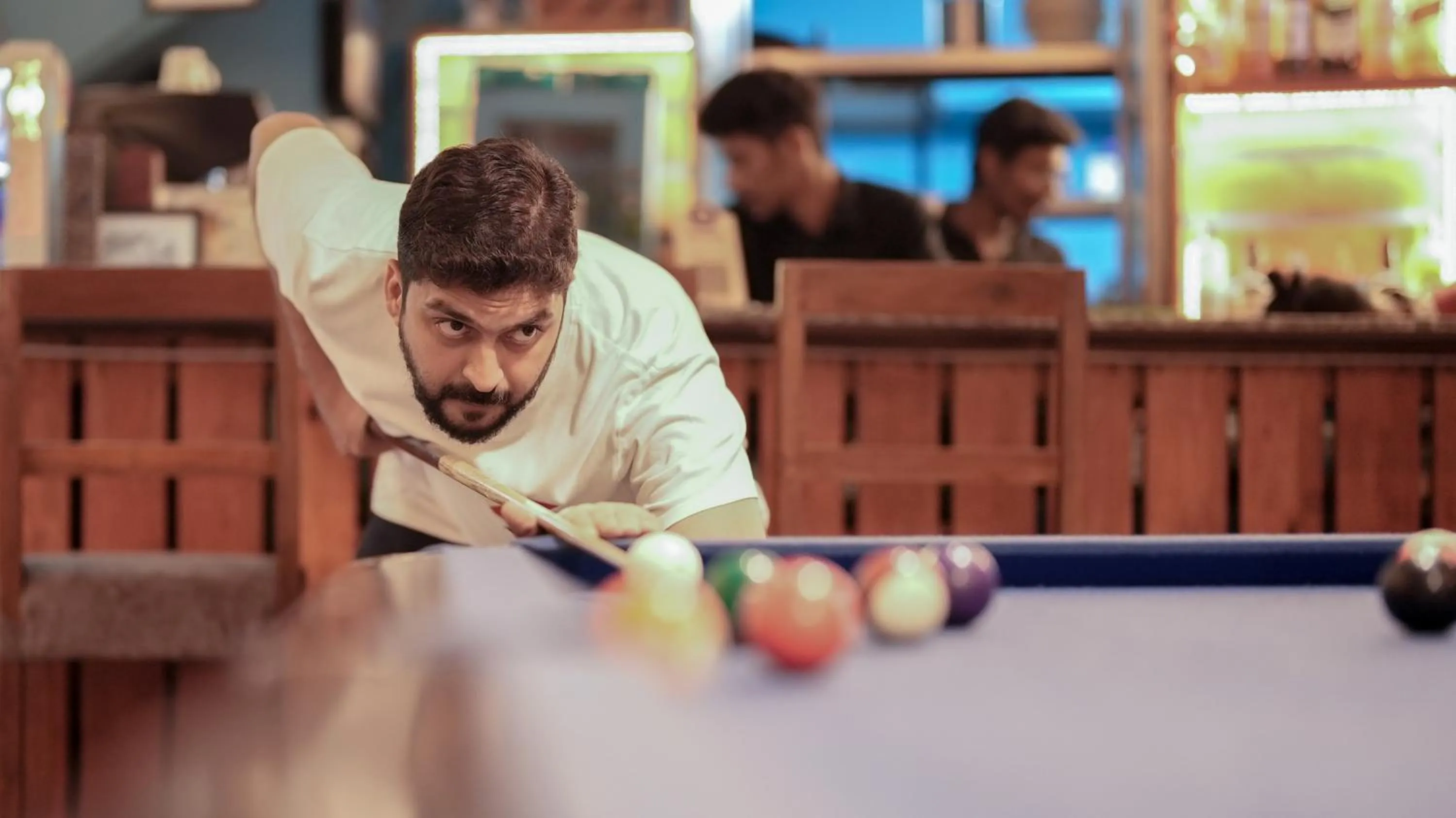 Billiard in Anjoned Hostel & Cafe