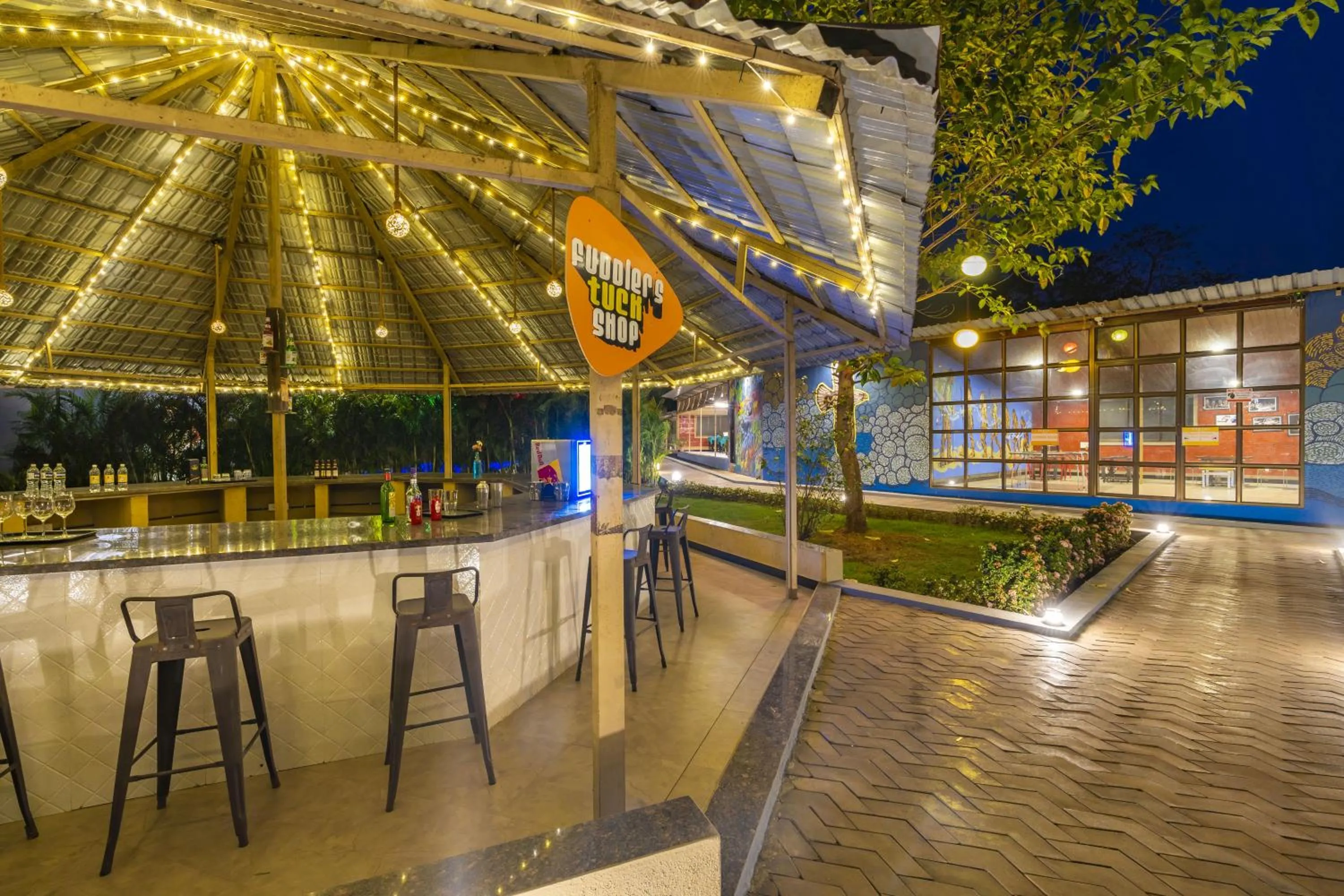 Food and drinks in Zostel Kolad