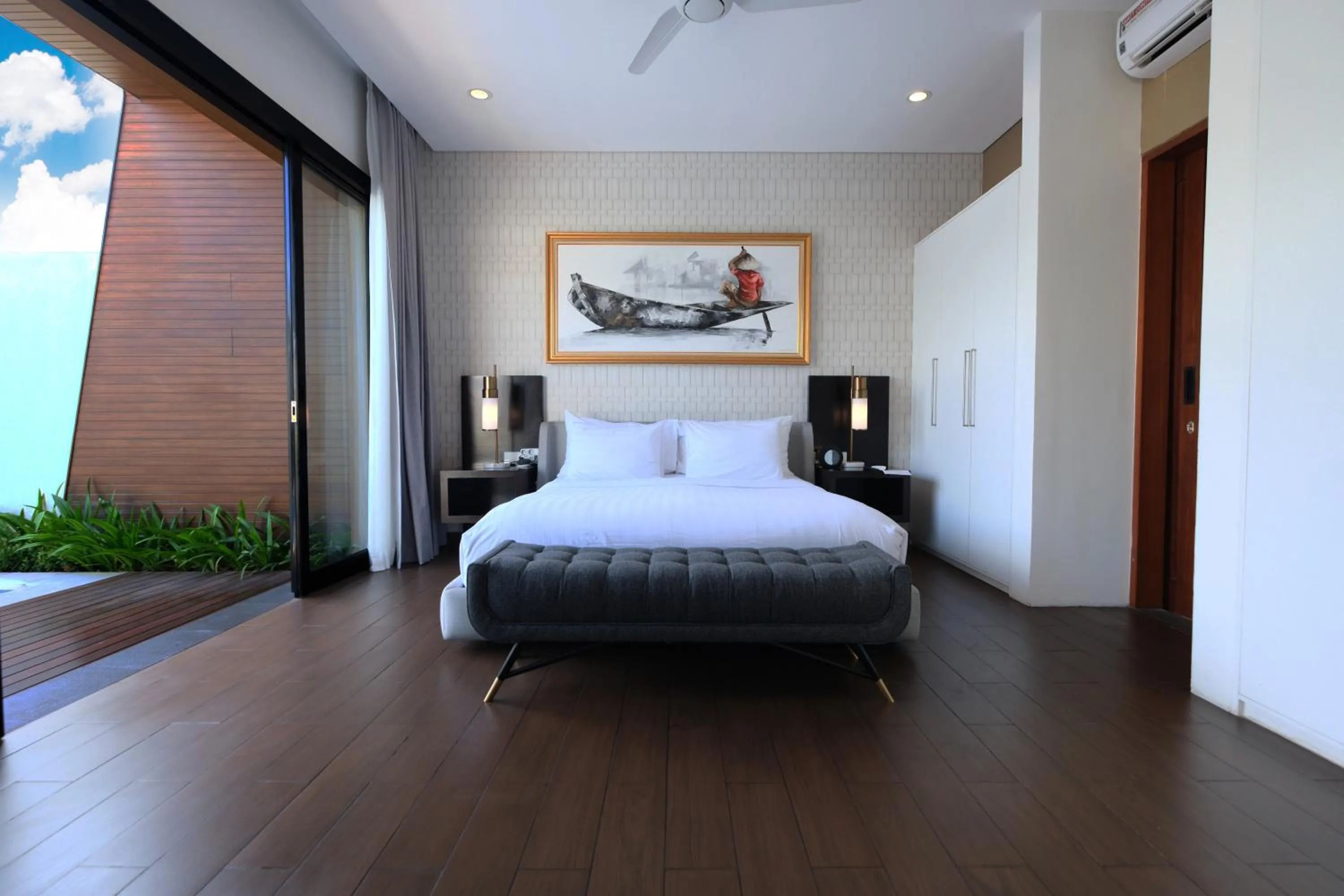 Bed in The Claremont Luxury Villas