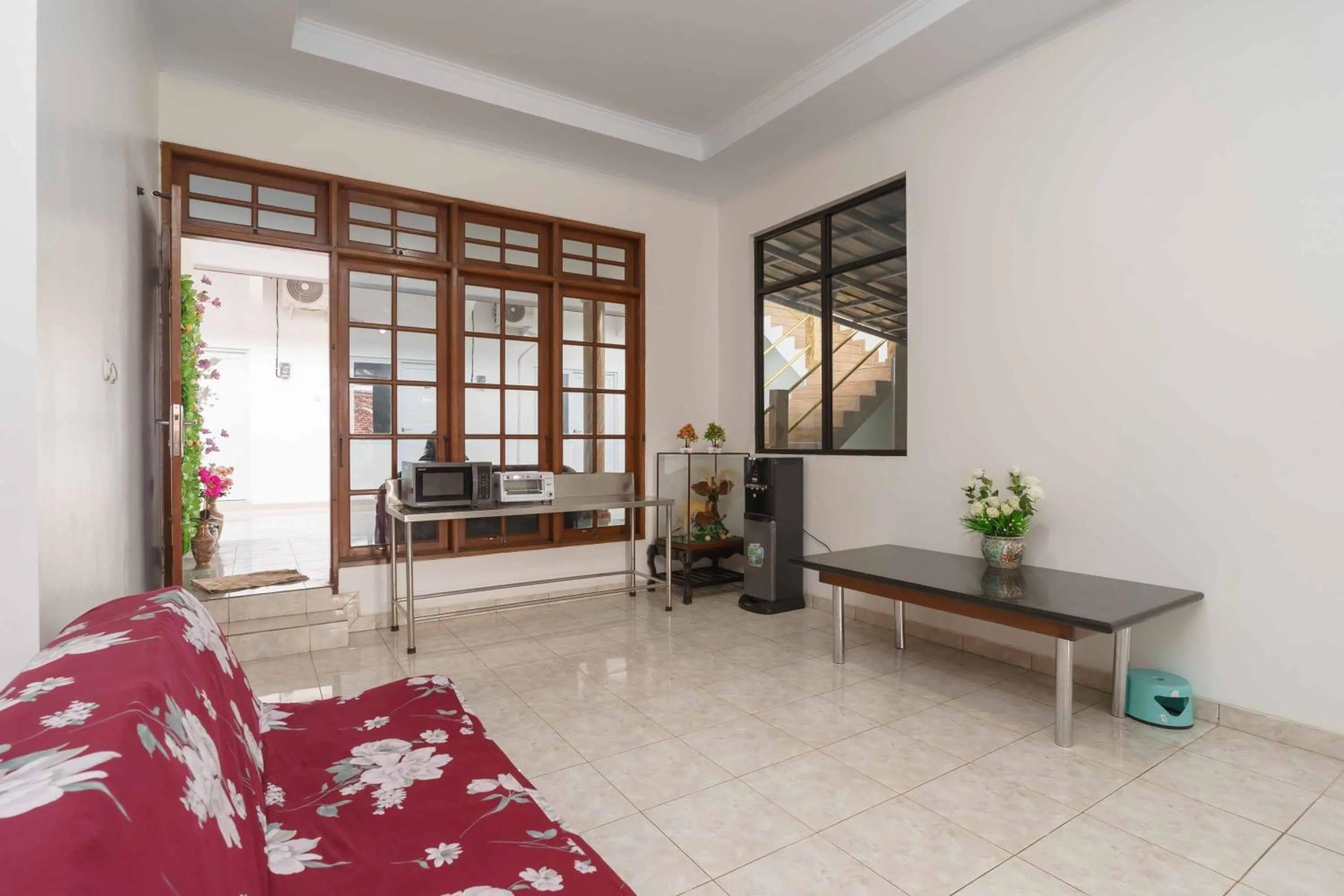 RedDoorz Syariah near Exit Toll Jatiwarna 2