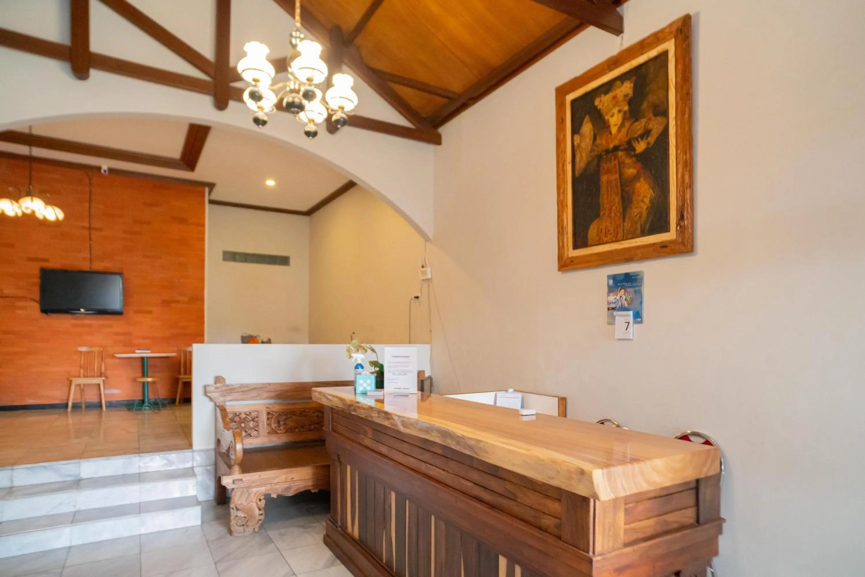 Lobby or reception in Urbanview Hotel Bubusini Batu by RedDoorz